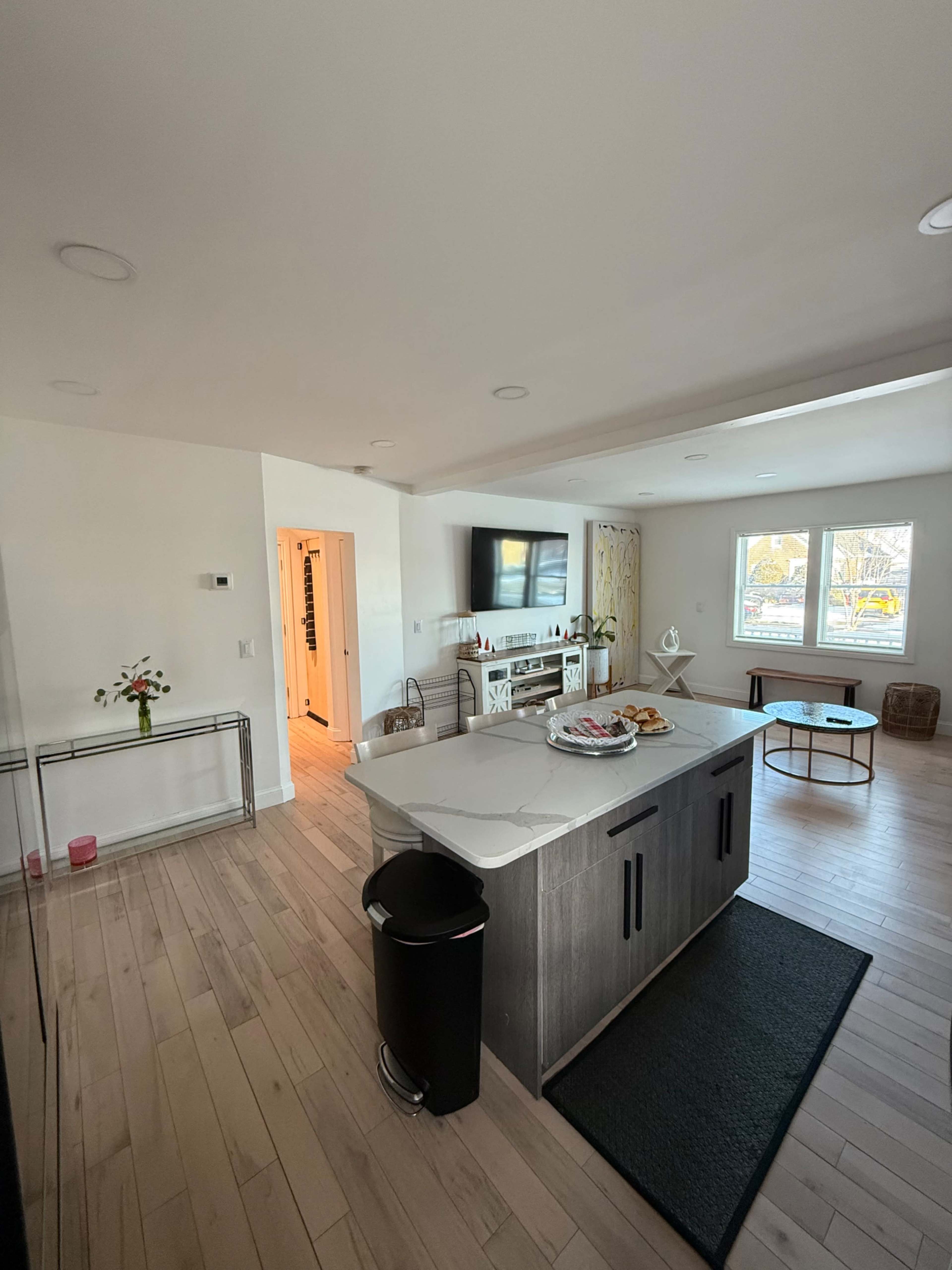 Spacious & luxurious space Image in Hempstead, Elmont, NY