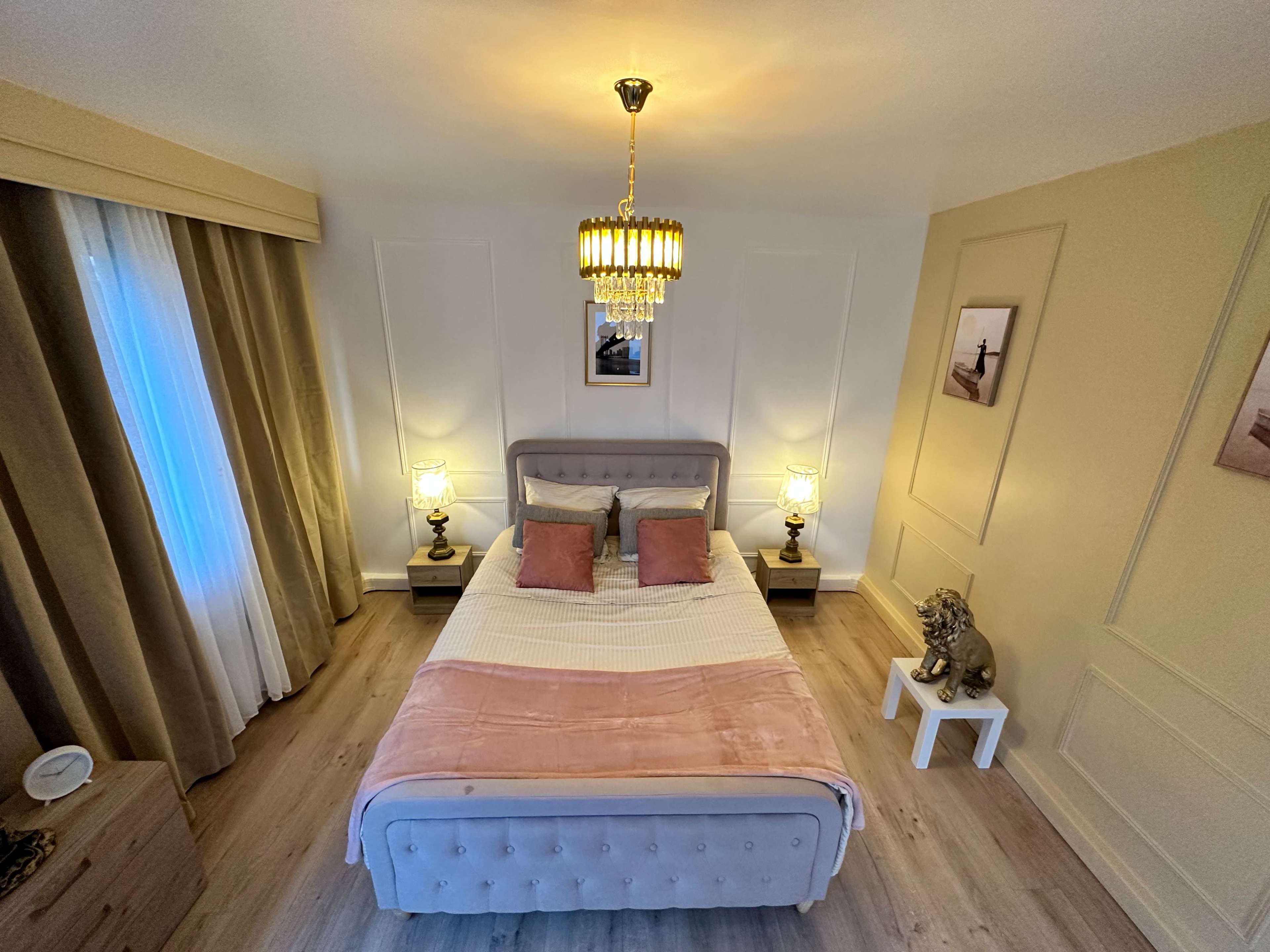 Décor chambre haussmannien Image in , Chilly Mazzarin