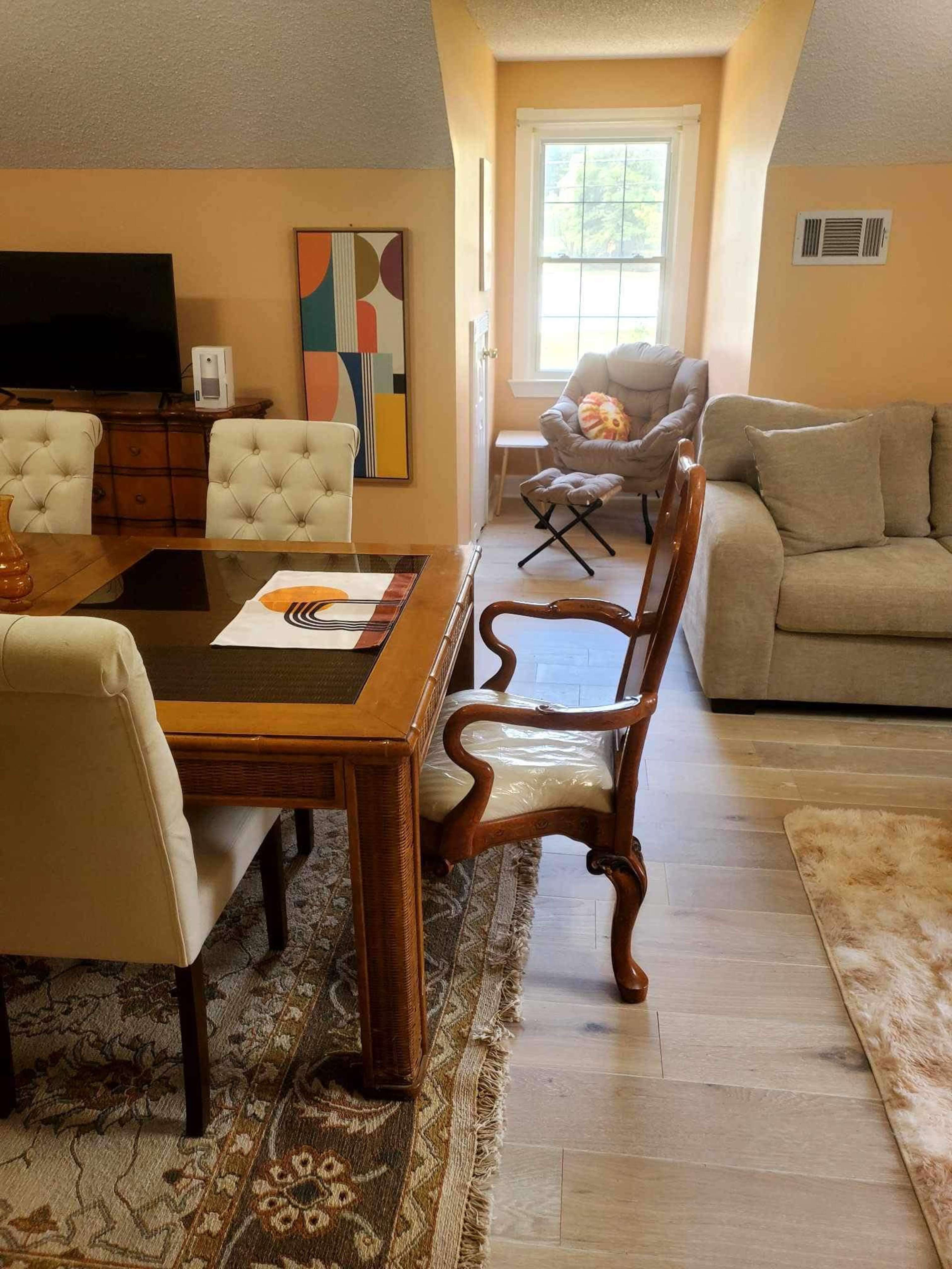 South Fulton small meeting space in a quiet neighborhood. Image in South Fulton, College Park, GA