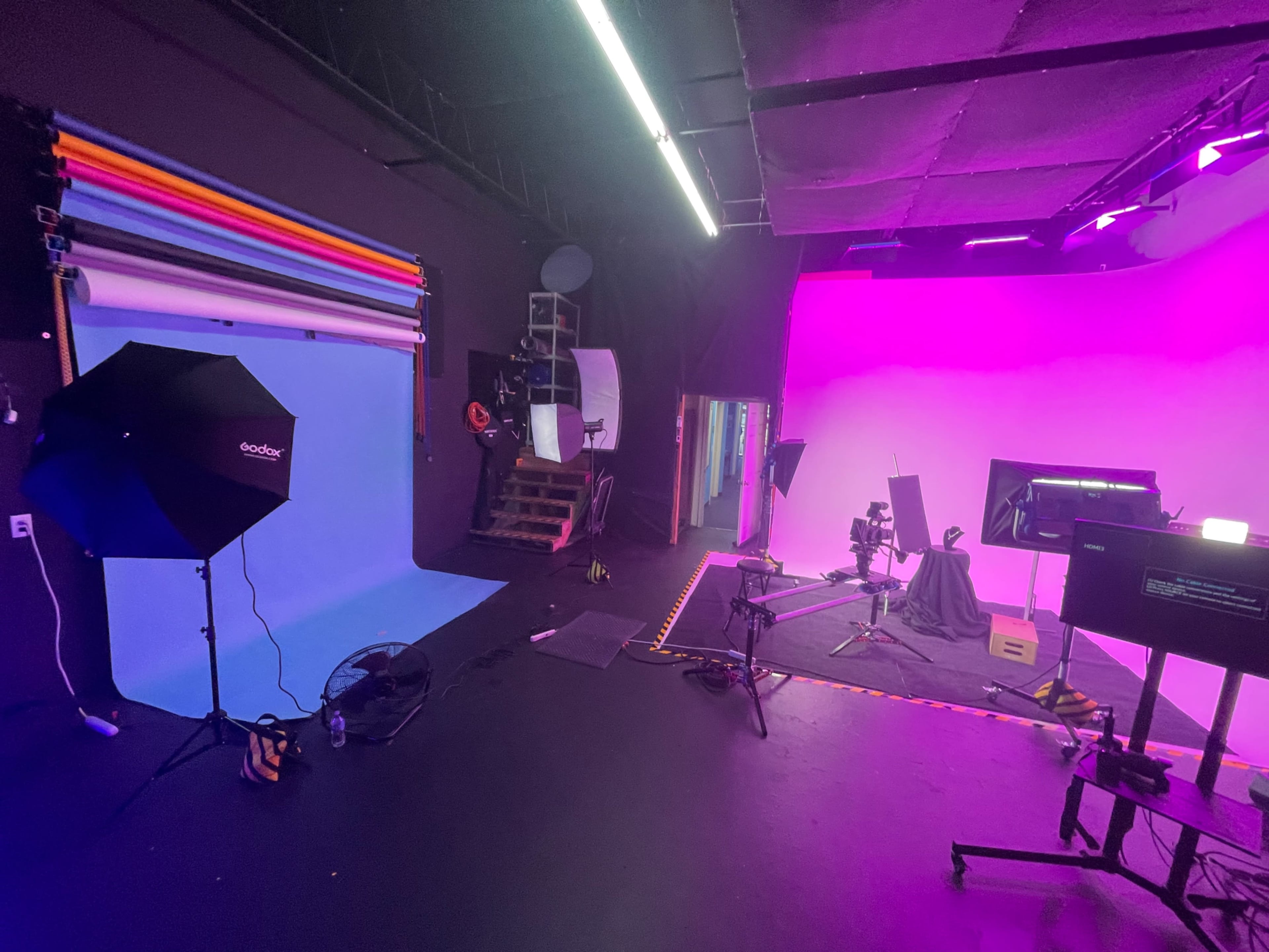 Photography Studio, Film Studio with Cyclorama wall and Green Room Image in Largo, Clearwater, FL