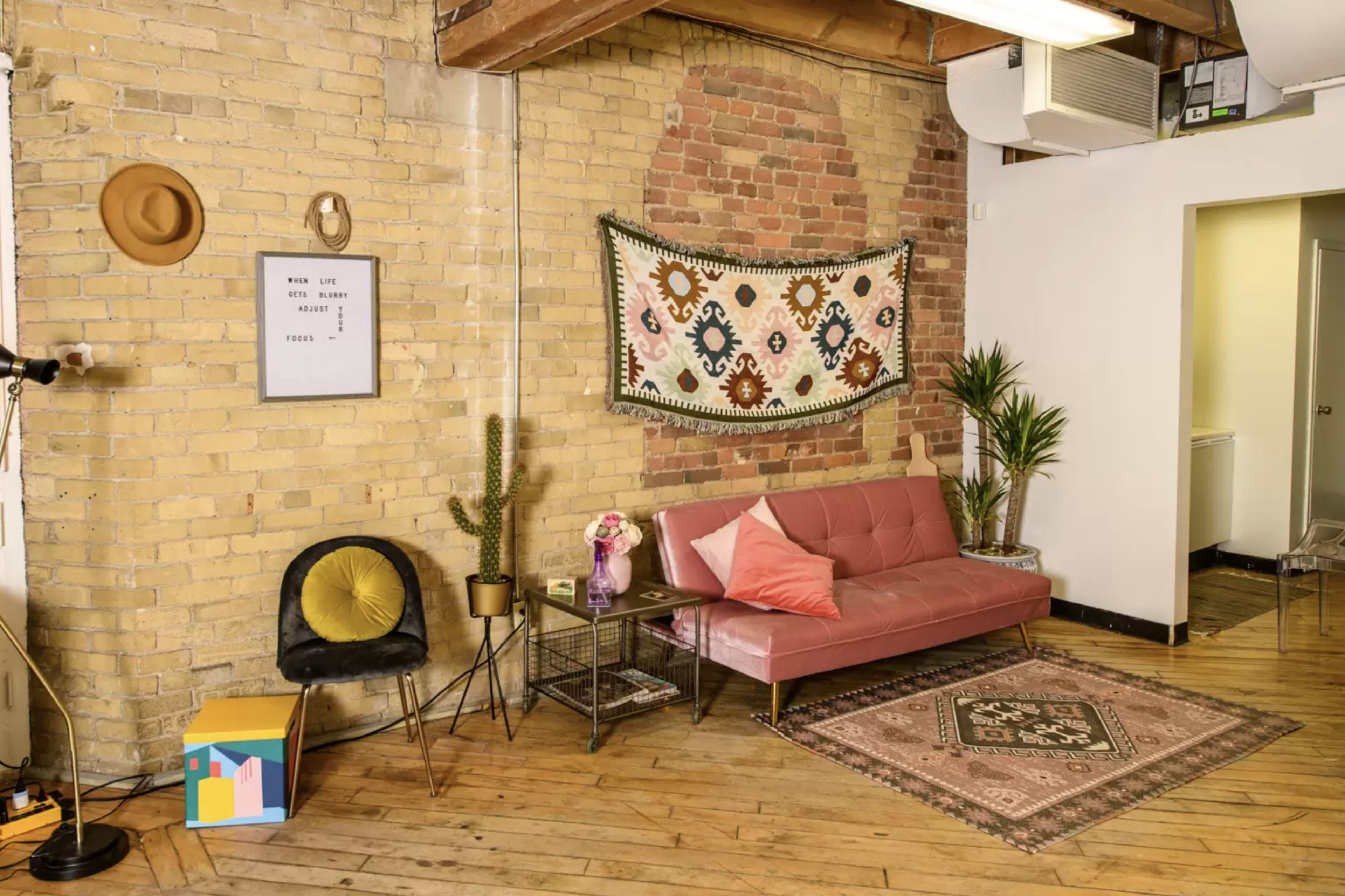Downtown Turn-Key Photo Studio w/ Exposed Brick - Studio City Image in St. Lawrence, Toronto, ON