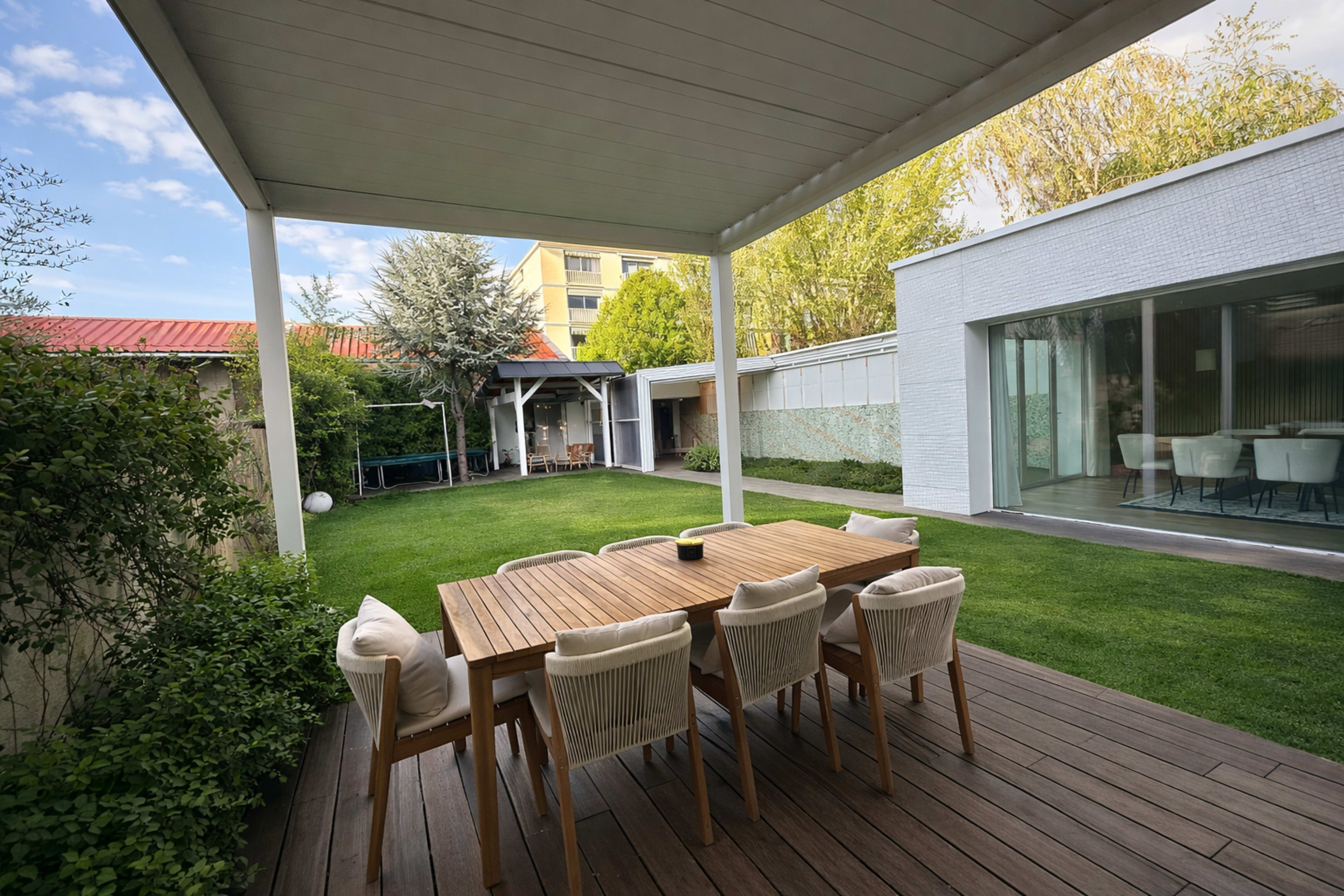 Maison d’architecte contemporaine avec jardin, sauna & jacuzzi – idéale événements & shootings Image in Les Mûriers, Saint maur des fossés