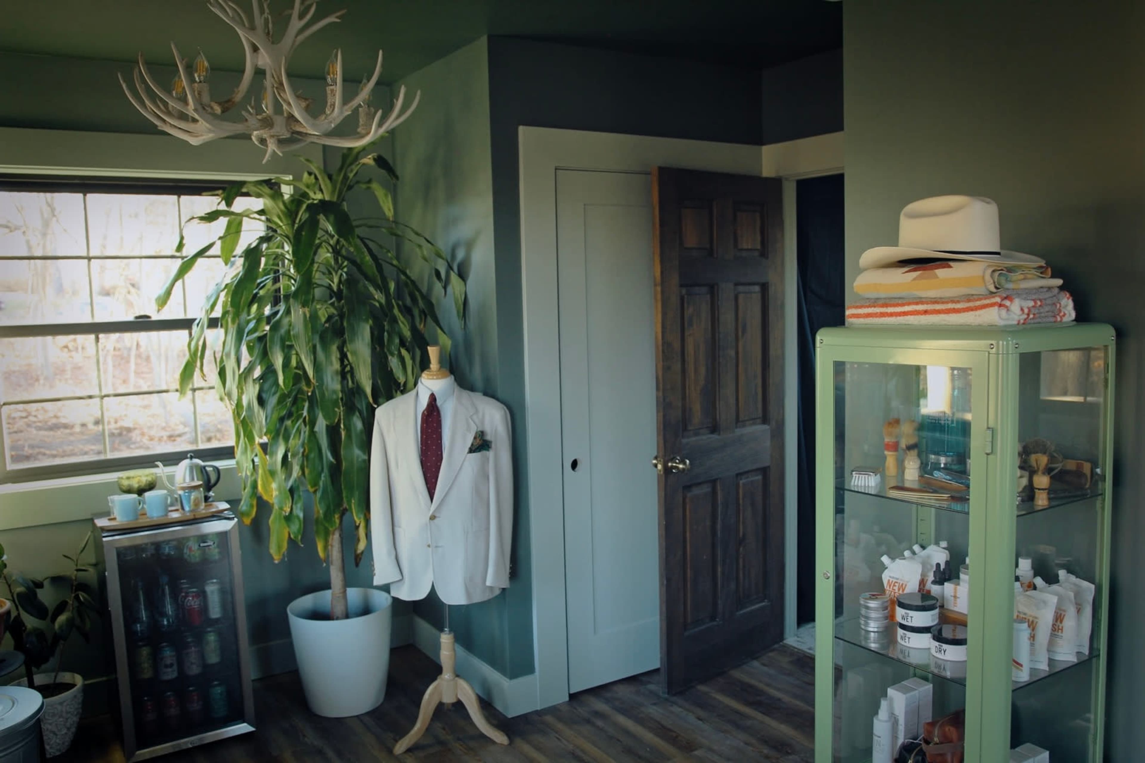 Cabin #2 - Barbershop Image in Van Buren Township, Lone Jack, MO