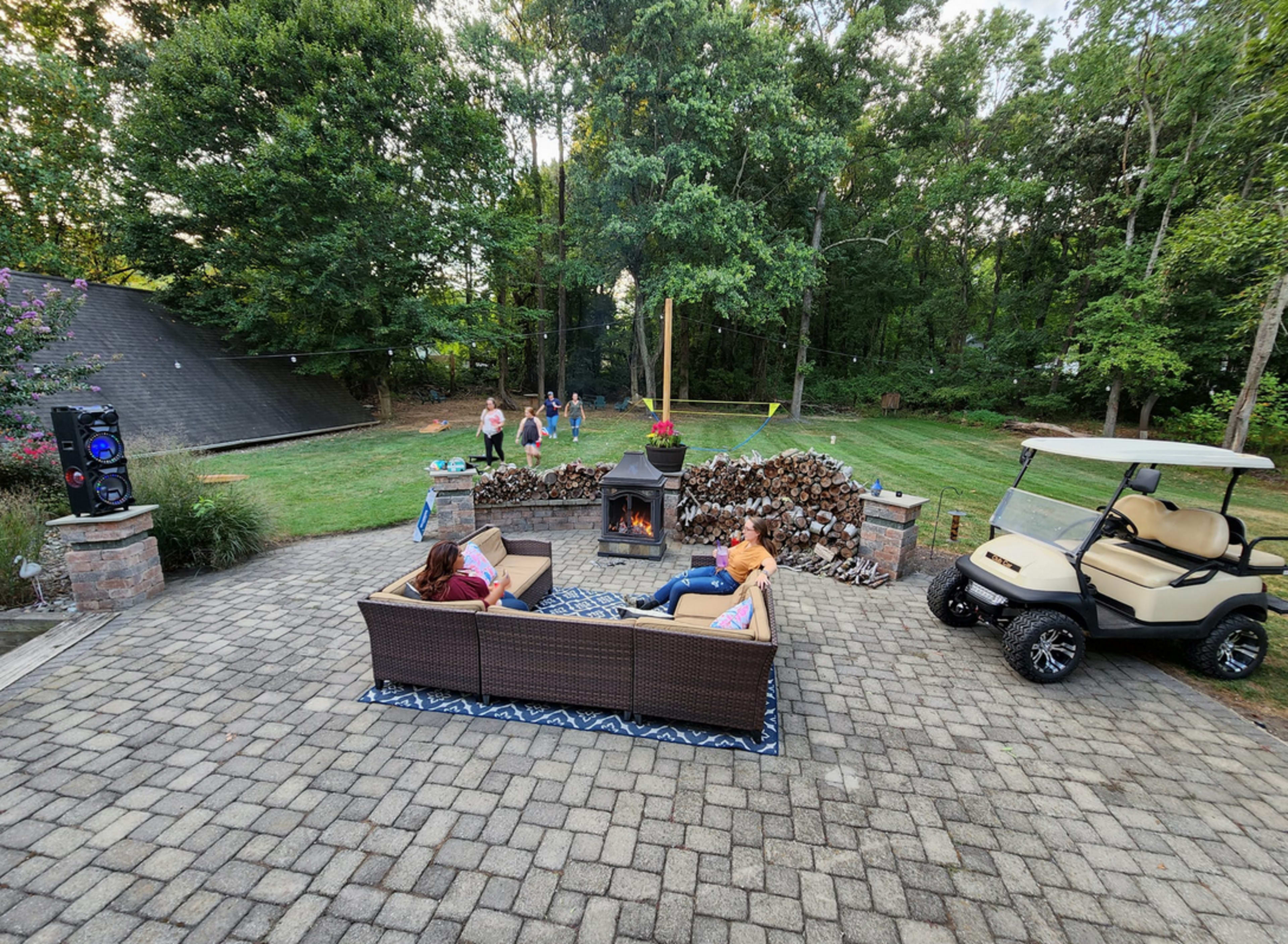 Scenic Sunrise Retreat with Floor-to-Ceiling Windows, Perfect for Gatherings, Micro Events, Shoots, and Workshops Image in , Perryville, MD