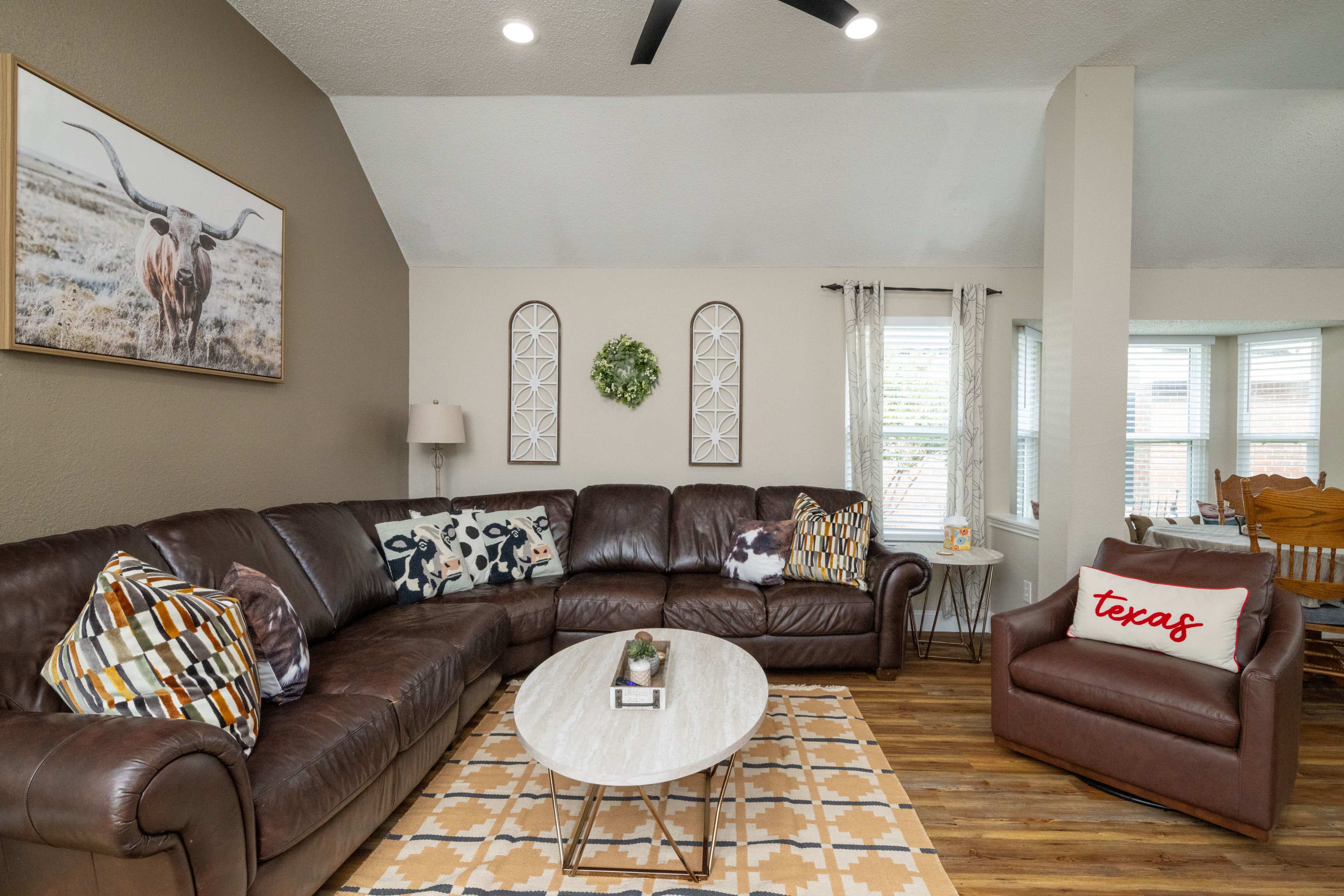 Pool, Games, Fenced Yard & Outdoor Bar in McKinney Image in McKinney, McKinney, TX