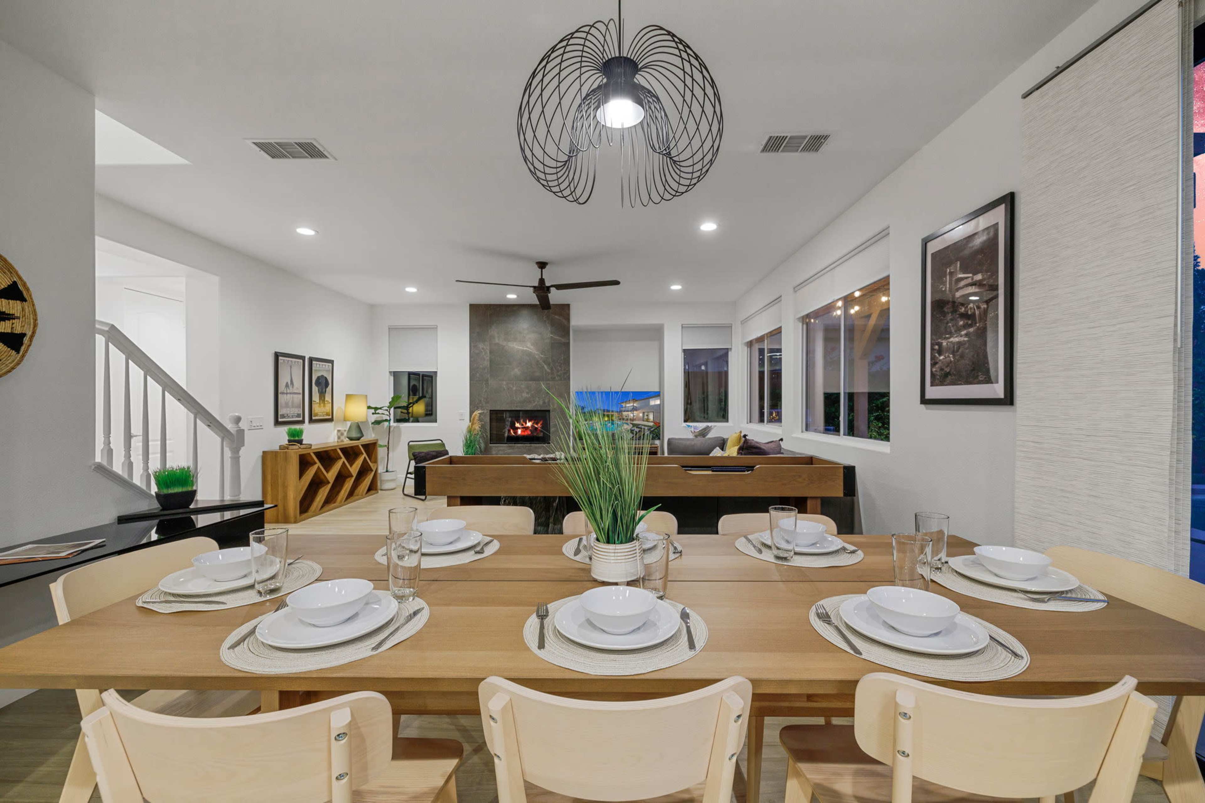 Infinity pool, game room, Palm Springs vacation home vibes Image in Indio, Indio, CA