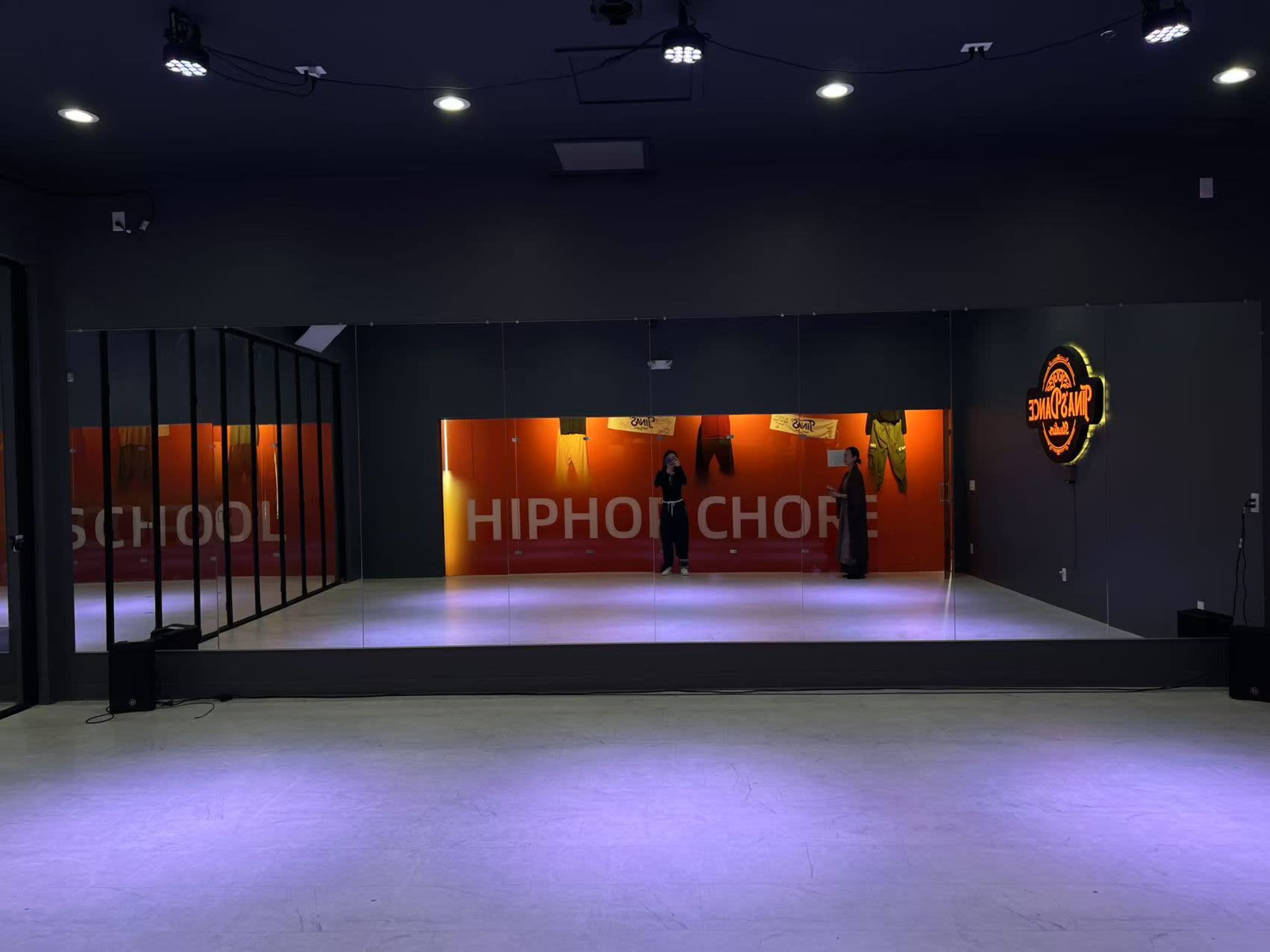 Full-Equipped Dance Studio - Stage Lighting, Lots of Parking and Great Access 2 Image in Lake Hills, Bellevue, WA