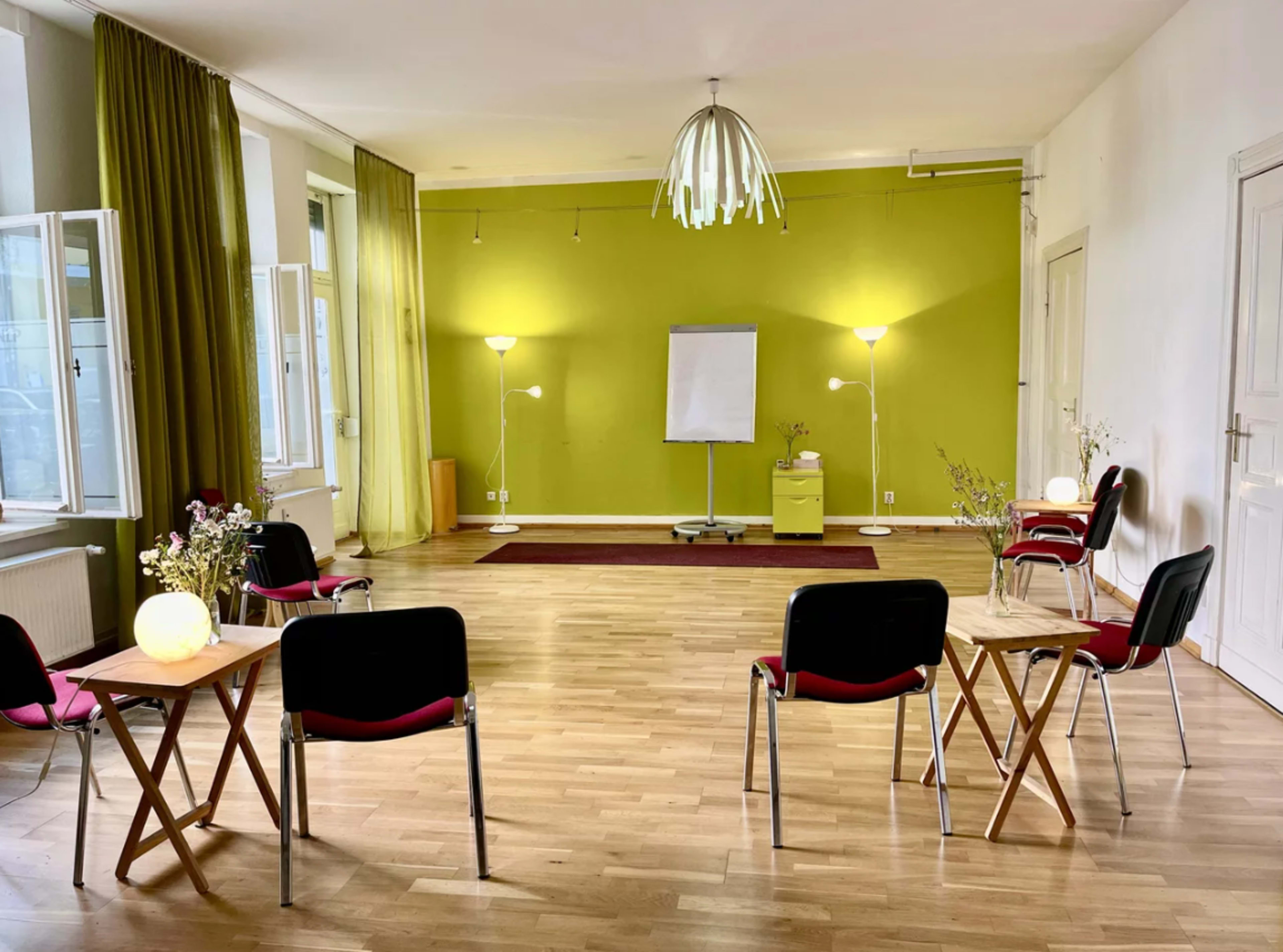 Gemütlicher Seminarraum im Prenzlauer Berg – perfekt für kreative und produktive Events. Image in Prenzlauer Berg, Berlin, DE, 