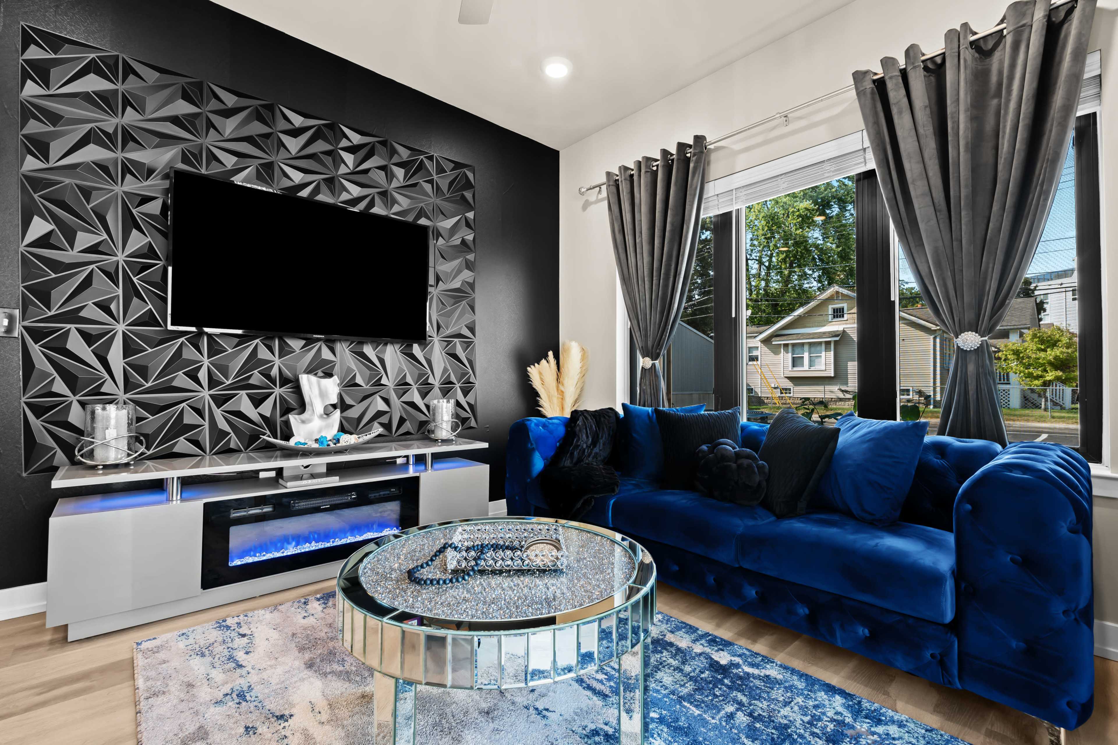 Modern Royal Oak Apartment for Meetings & Productions Image in Royal Oak, Royal Oak, MI