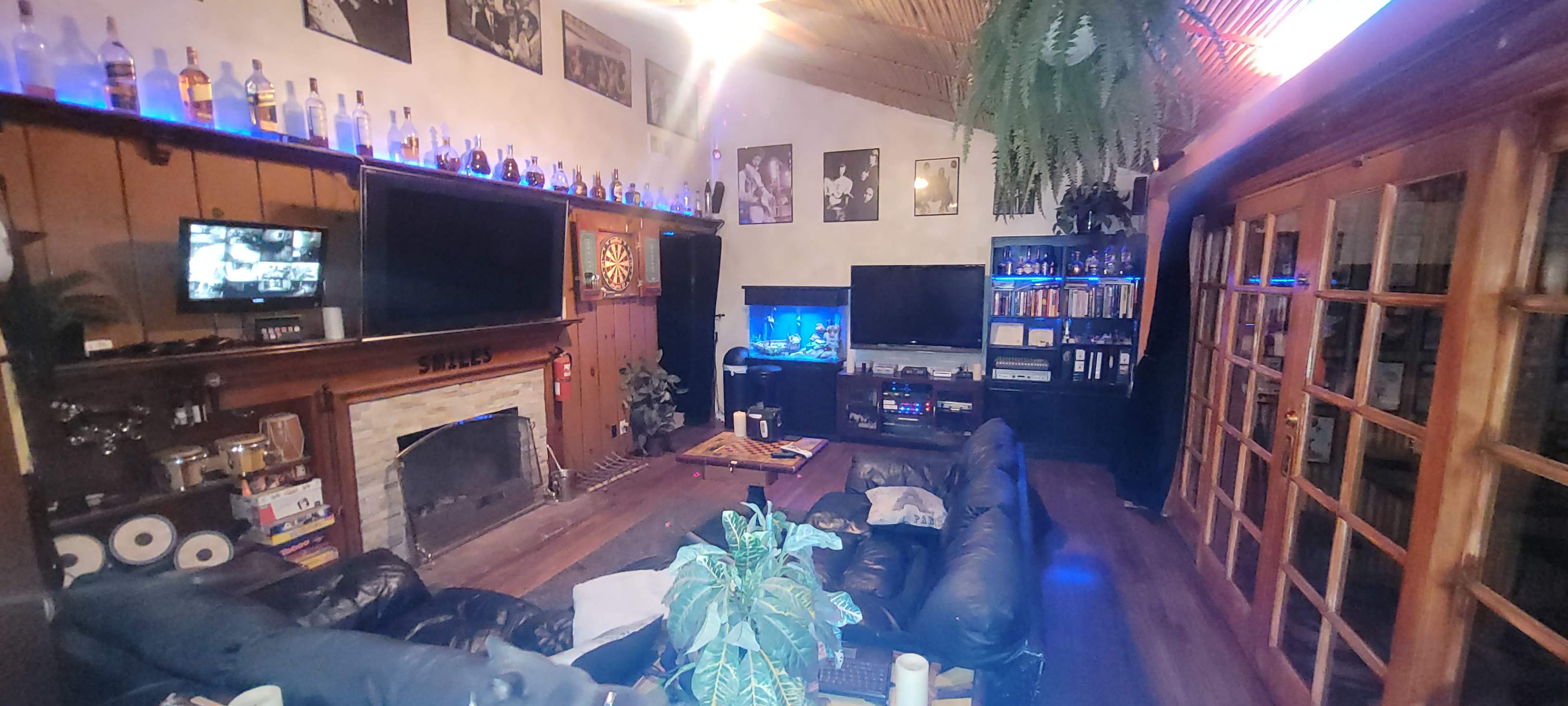 Smiles' Nightcrib Image in Van Nuys, Van Nuys, CA