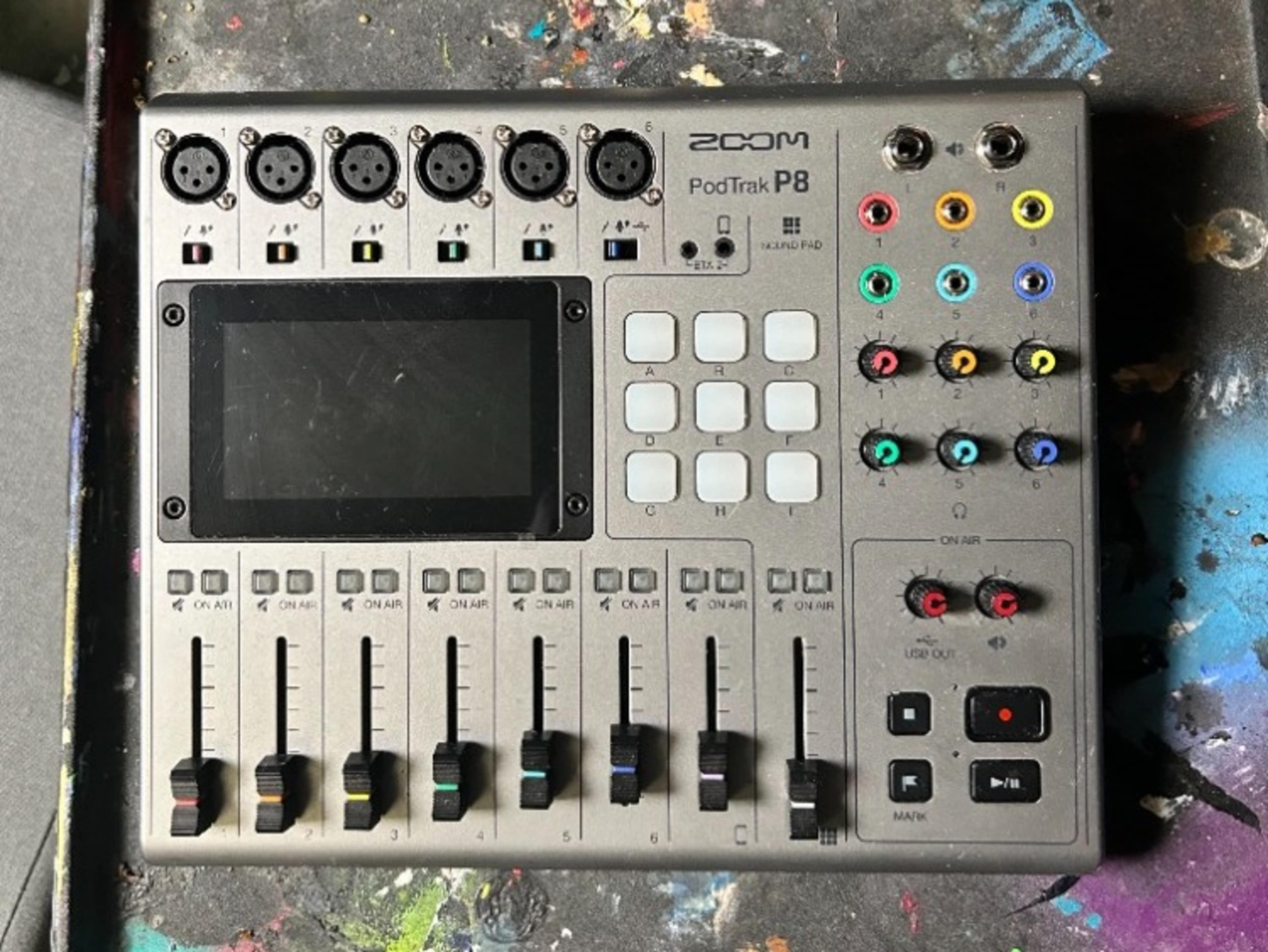 Zoom P8