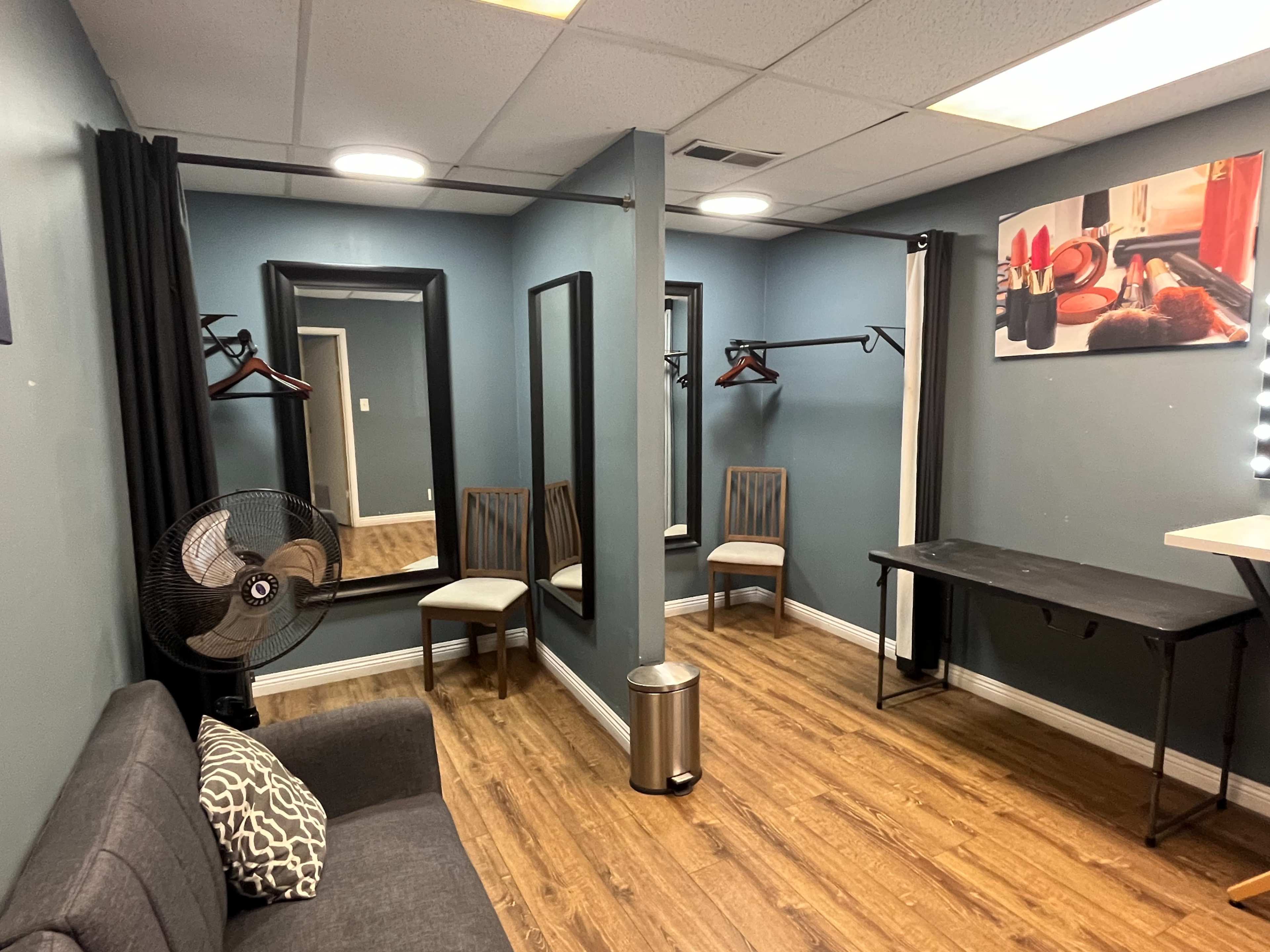 82' 3-wall Pre-lit Green Screen Cyc Studio Image in , Burbank, CA