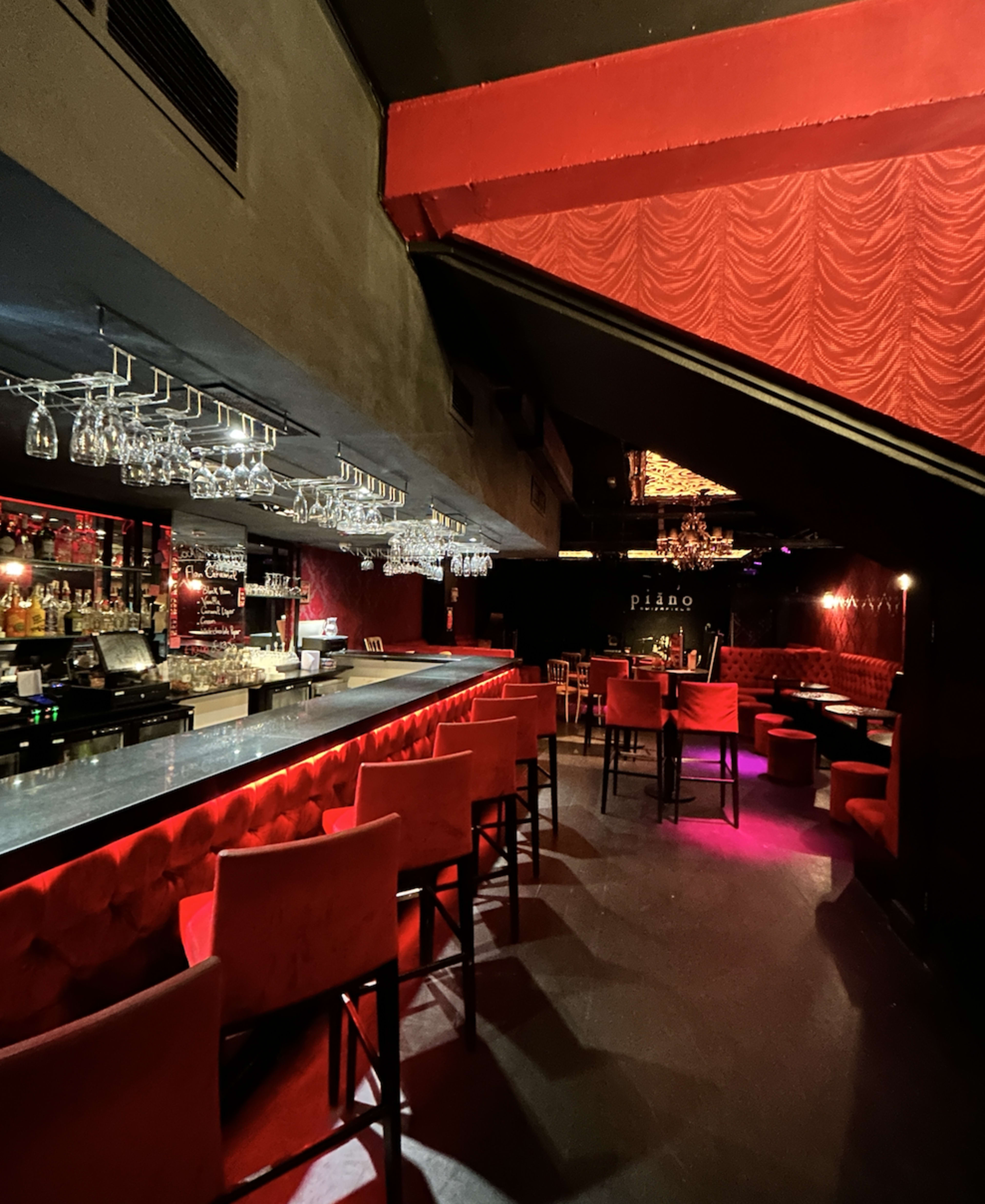 Luxury Cabaret style cocktail bar Image in City of London, City of london, ENG