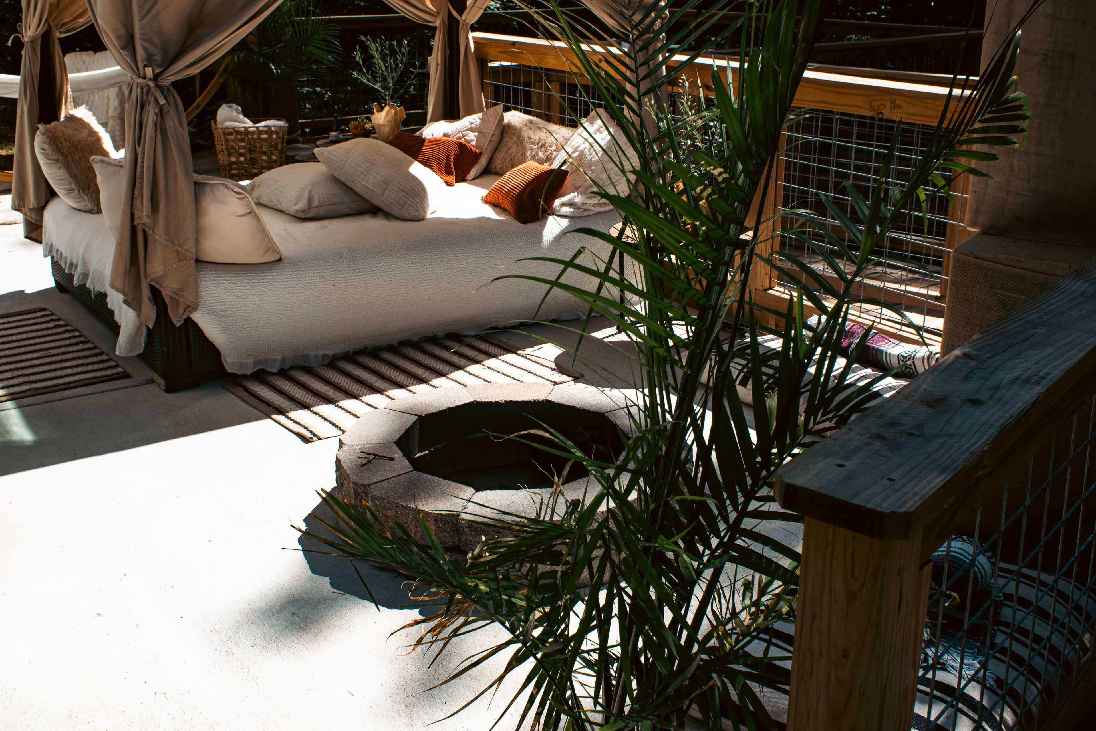 Hidden Cinematic Lux Haven in the Forest. Exploring Transformation + Well-Being. "Rest. Art. Connection" Image in , Ashland City, TN