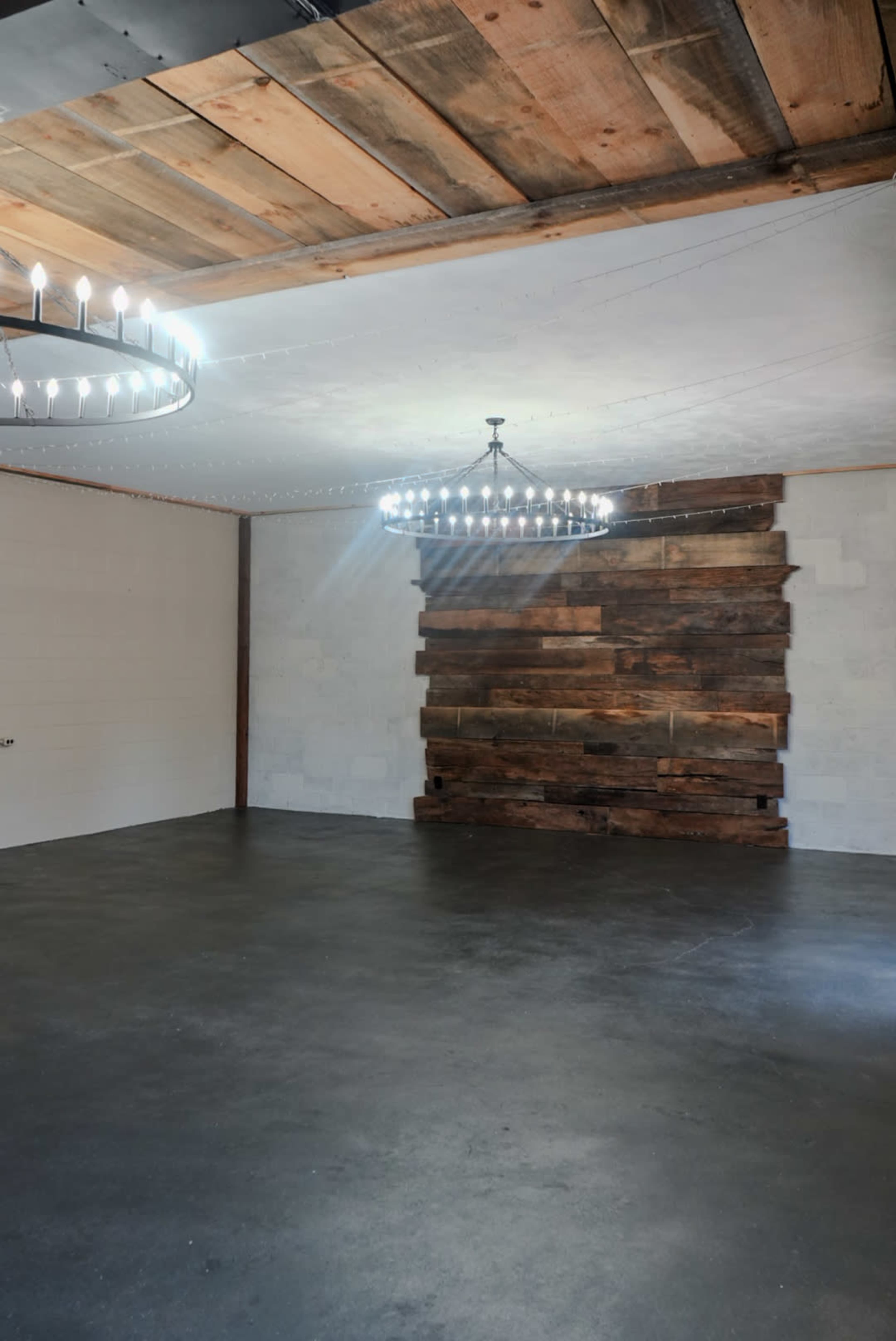 Downtown Quaint Rustic Venue Image in Bellbrook, Bellbrook, OH