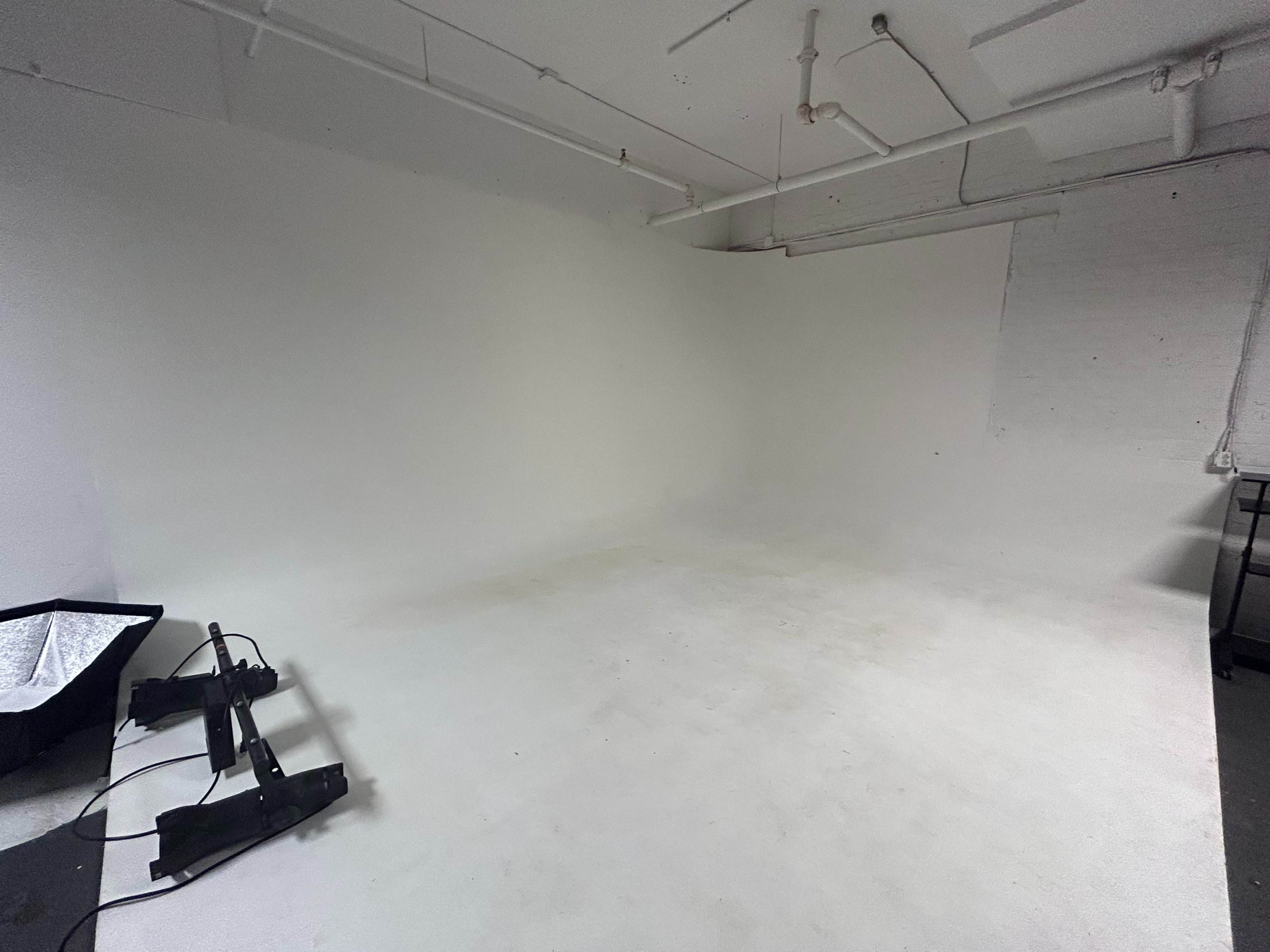 Columbus Park Media Studio With Cyc Wall Image in Downtown Kansas City, Kansas city, MO