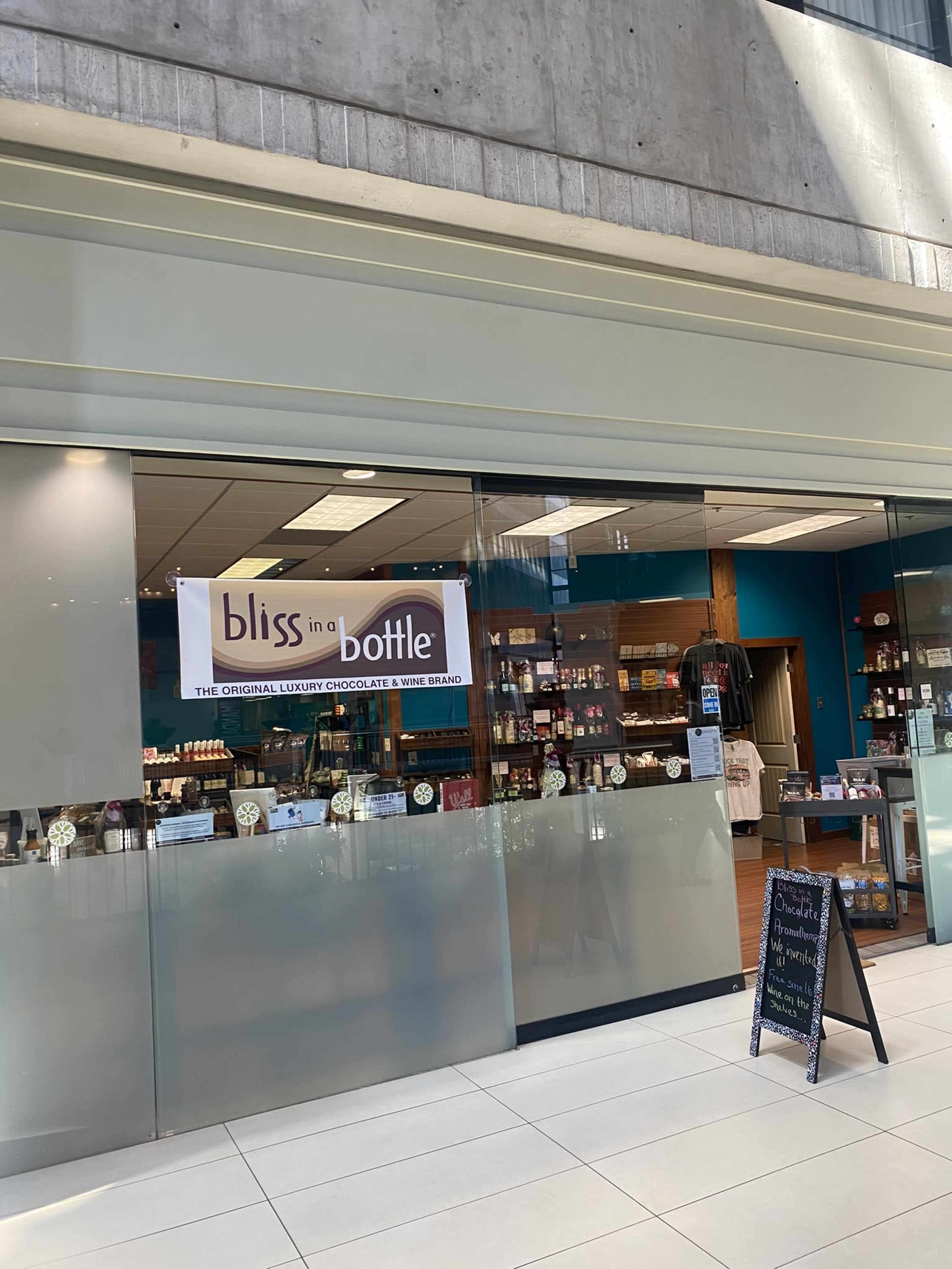 Unique Dynamic Downtown Retail Space with Groovy Vibe Image in Dallas Downtown Historic District, Dallas, TX