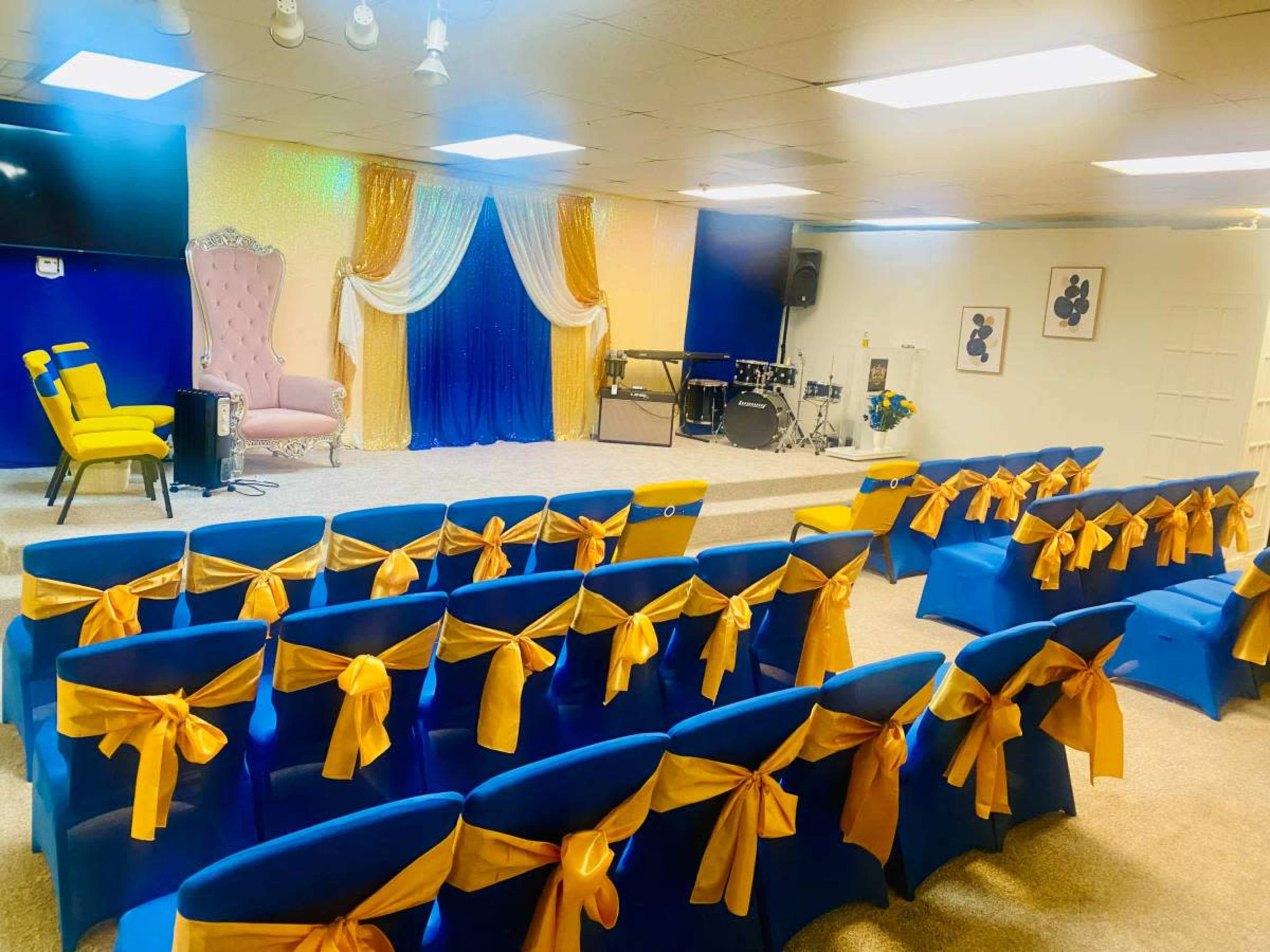 Perfect space for beginning, churches or event meetings Image in , Conyers, GA