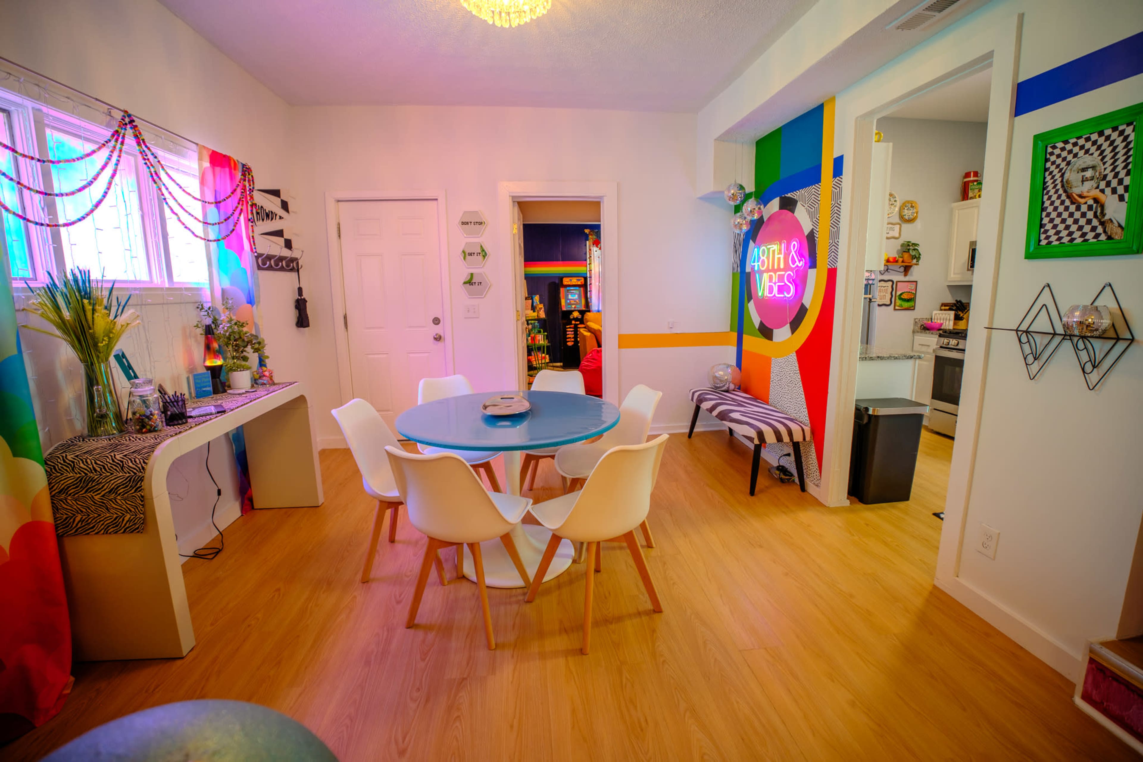 48th & Vibes Retro Theme Home Image in Detroit - Shoreway, Cleveland, OH