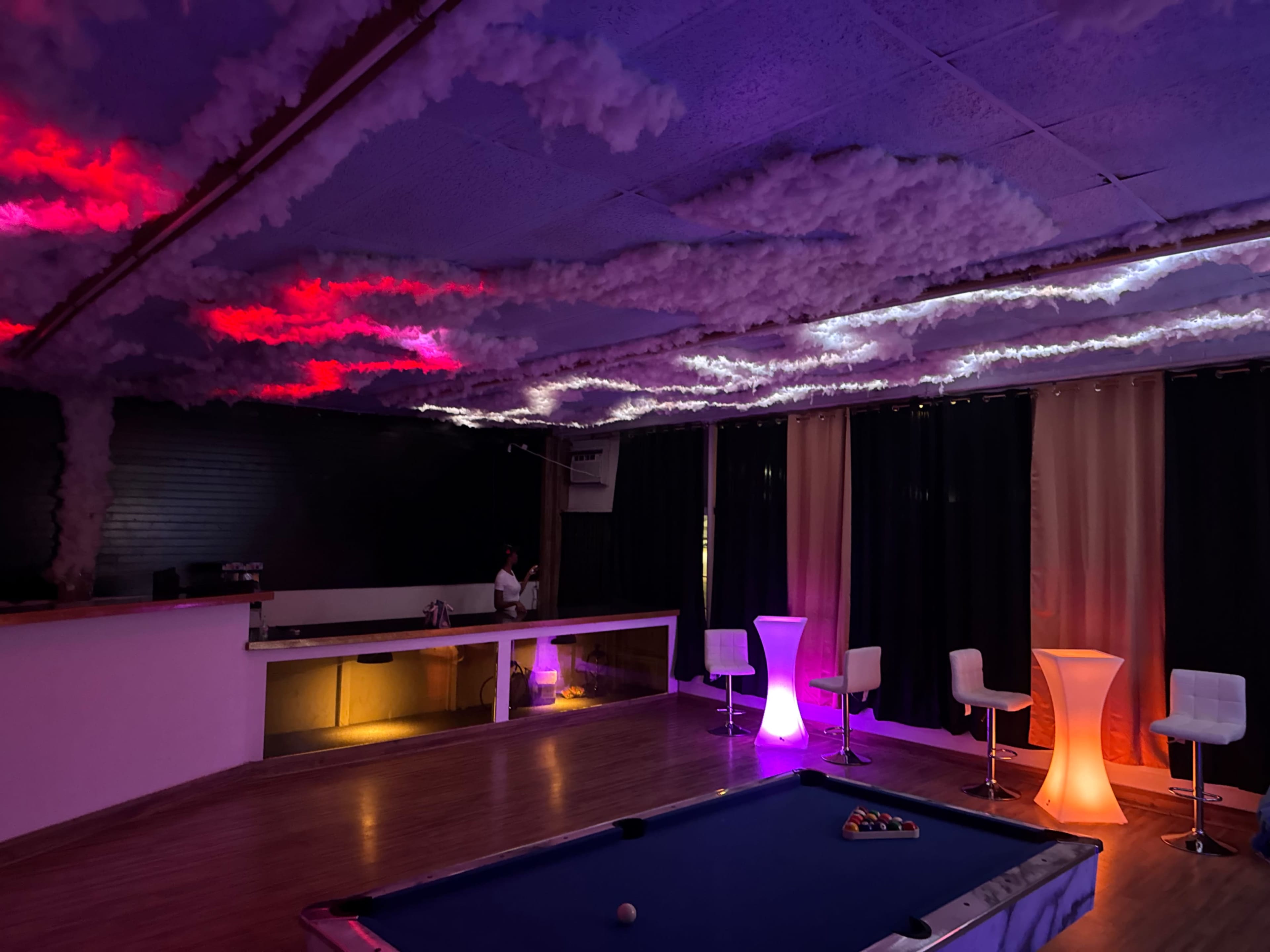 Midtown Neon Nights Eclectic Lounge Image in Castalia Heights, Memphis, TN