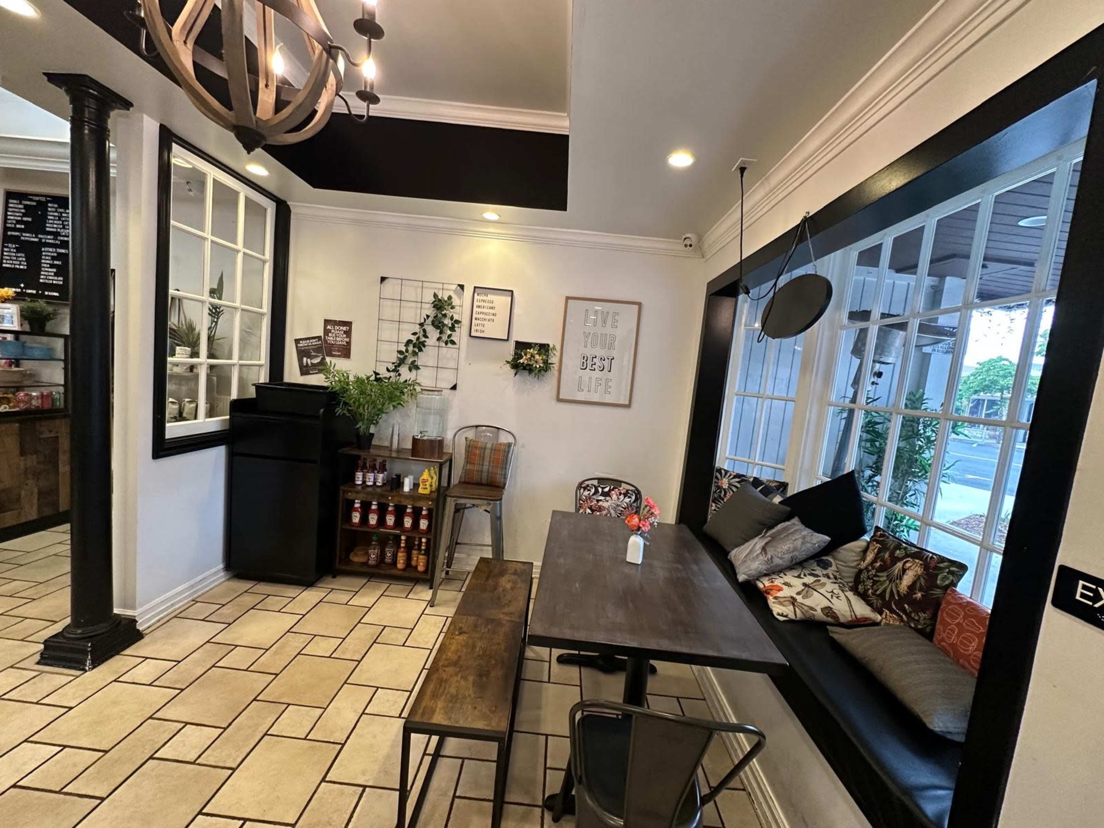 Beautiful Café in the Heart of Glendale – Perfect for Filming Image in Montrose Verdugo City, Montrose, CA