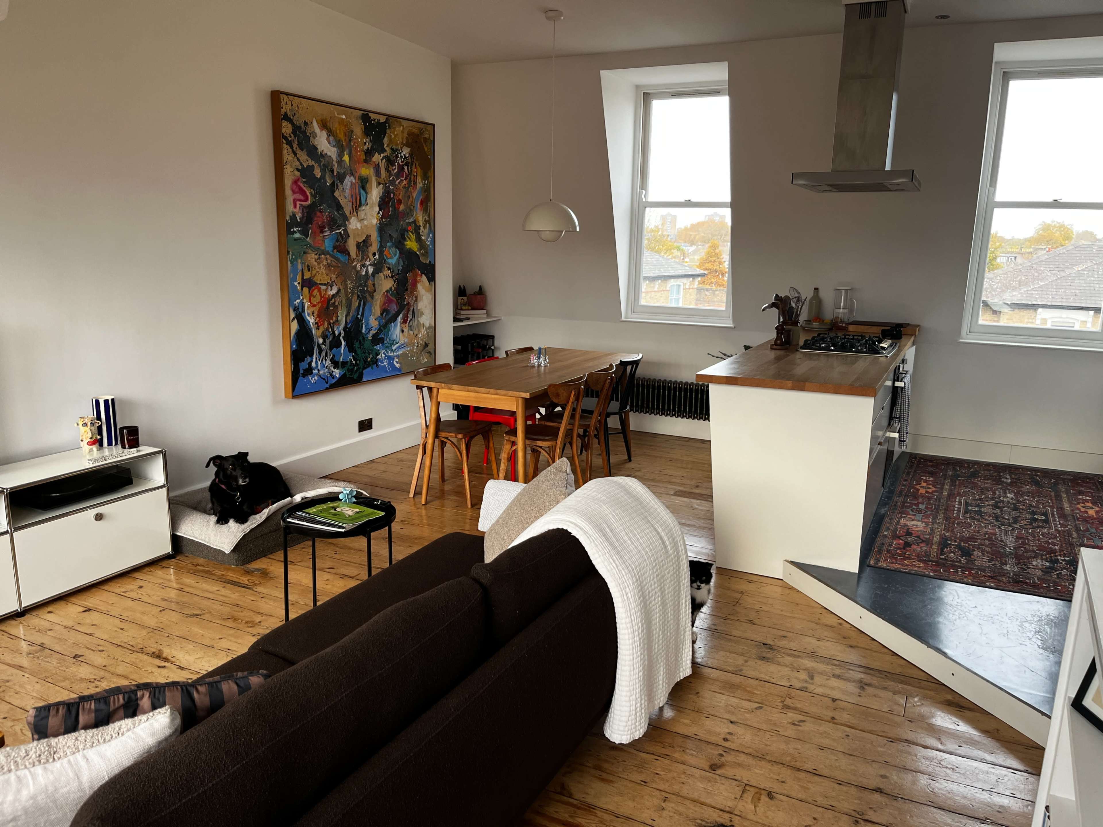 Modern Hackney Flat- thoughtfully designed with natural light Image in Hackney Downs, London, ENG