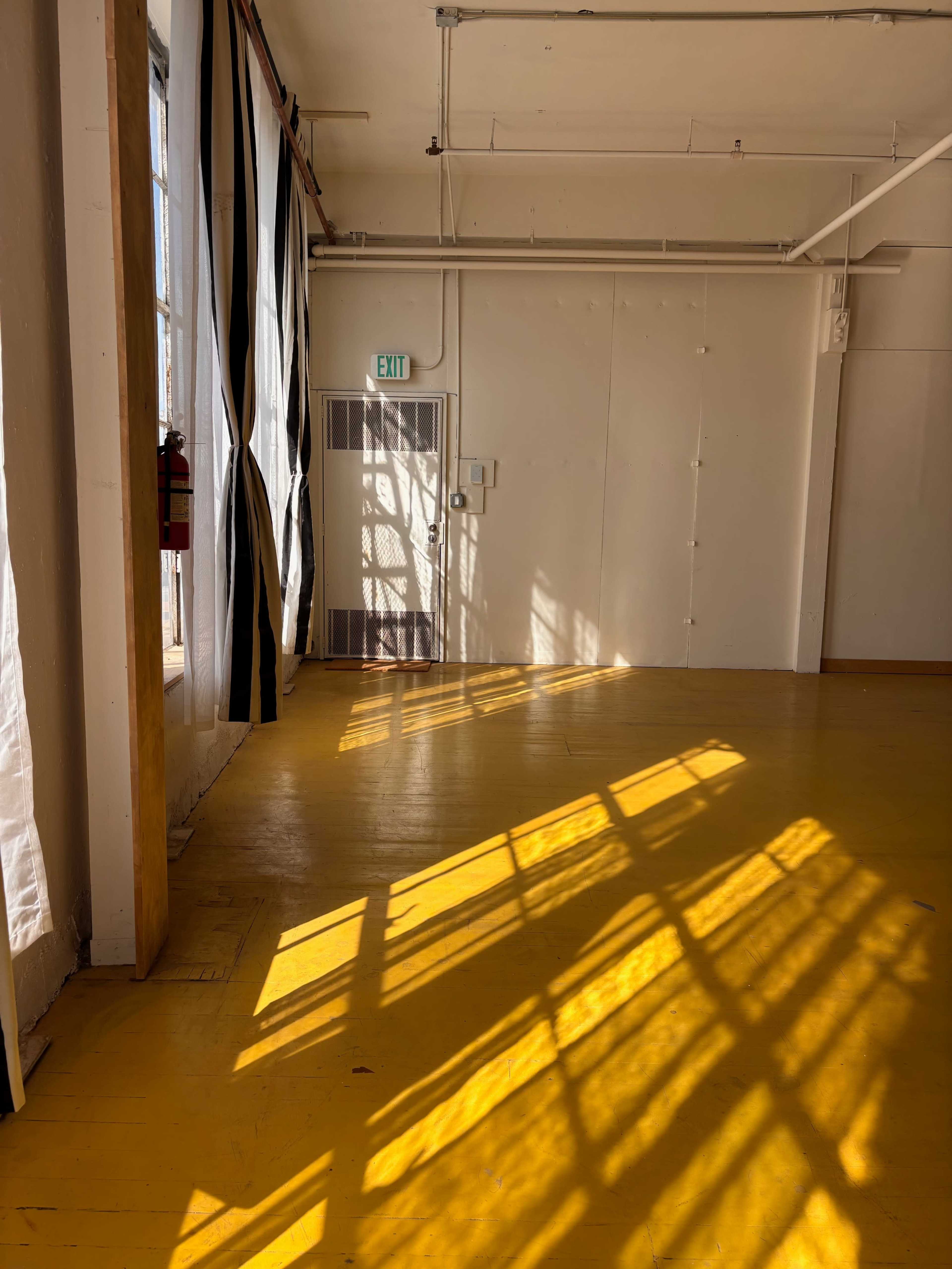 Private Fashion District Studio | Photo & Video | Self-Service | Freight Access Image in Central LA, Los Angeles, CA