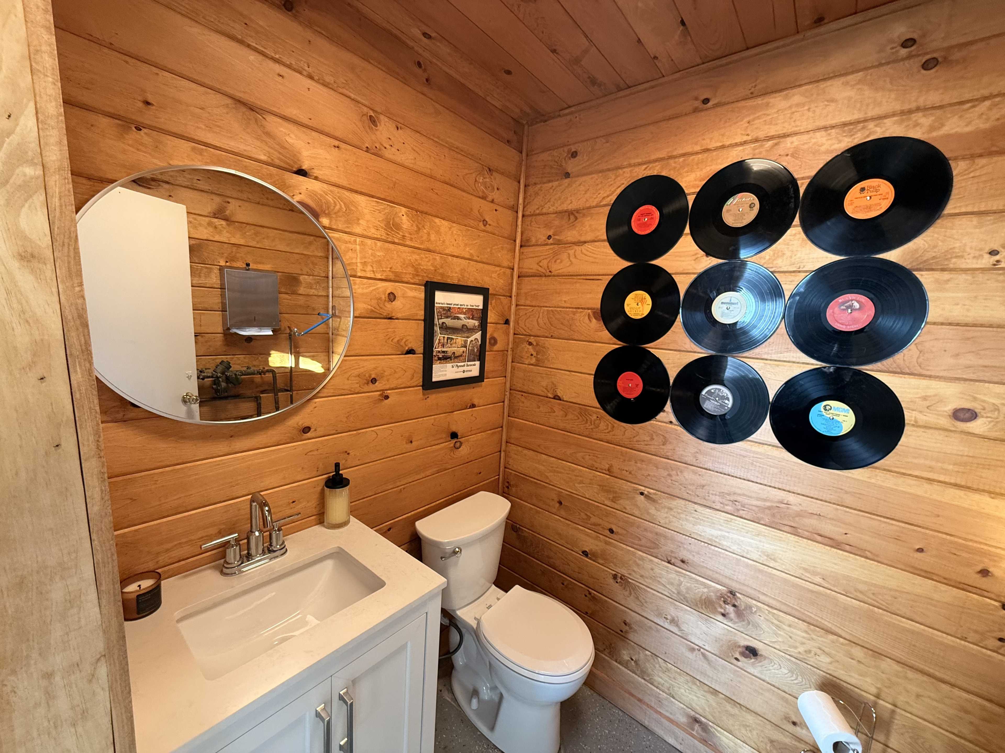 Classic Car Garage and Retro Office Image in Hendersonville, Hendersonville, TN