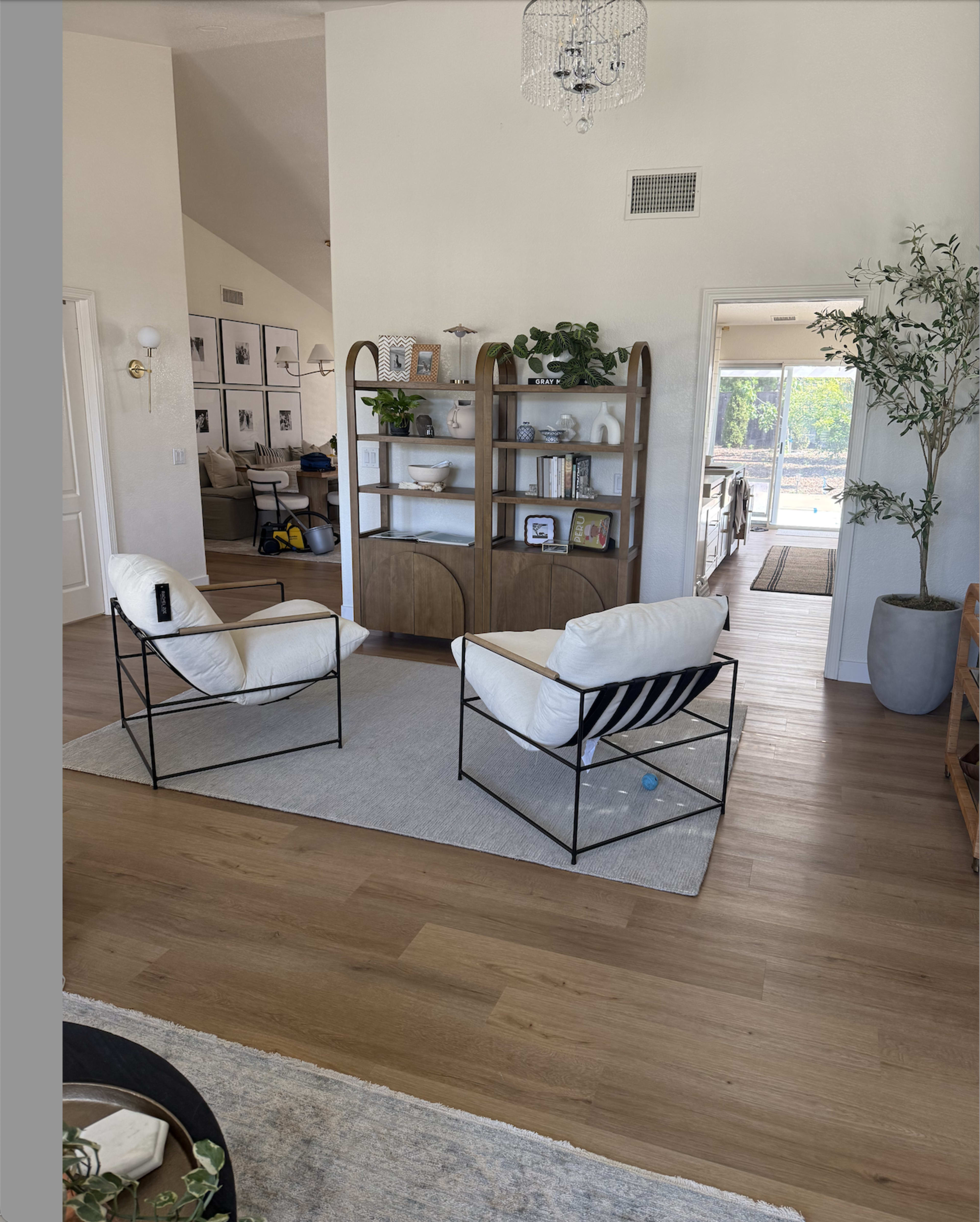 Light-Filled California Coastal Modern Home with Elevated Transitional Flair Image in North Valley, Oceanside, CA