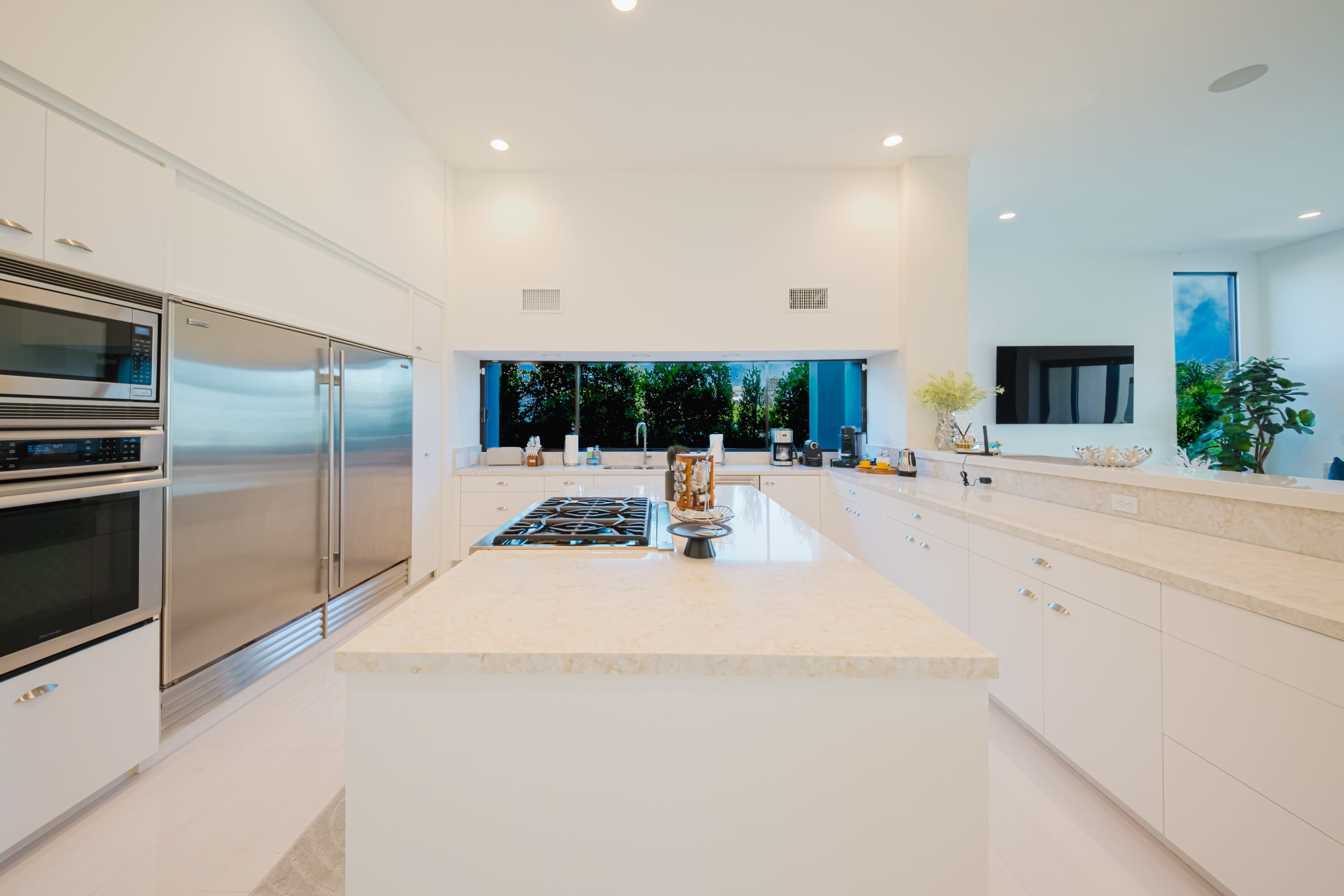 WHITE SANDS MODERN COASTAL VISTA ESTATE Image in Western Malibu, Malibu, CA