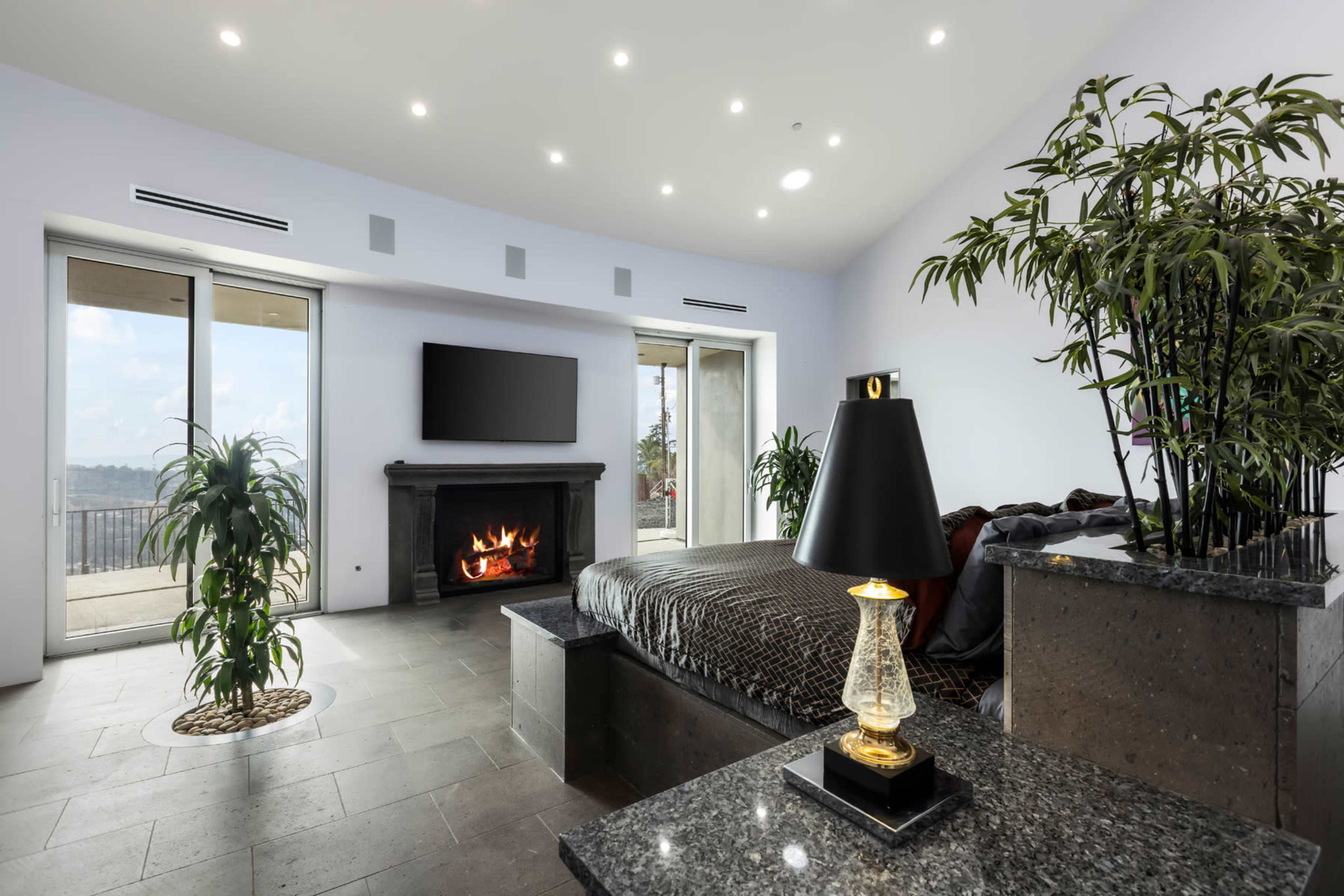 Private, gated hilltop contemporary home with amazing 360 degree views Image in Shadow Hills, Sunland, CA