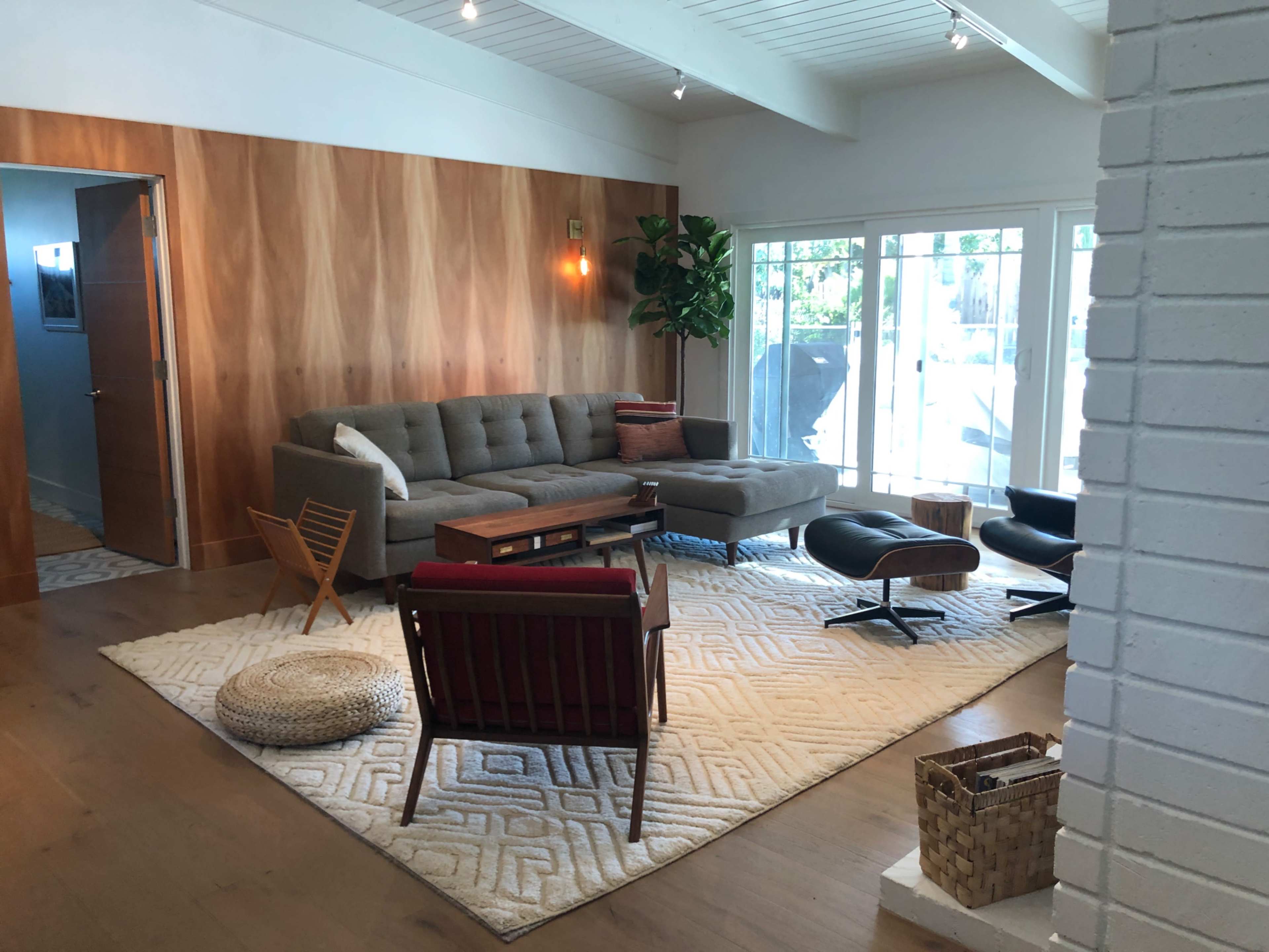Mid Century Modern Escape Image in Woodland Hills, Woodland Hills, CA