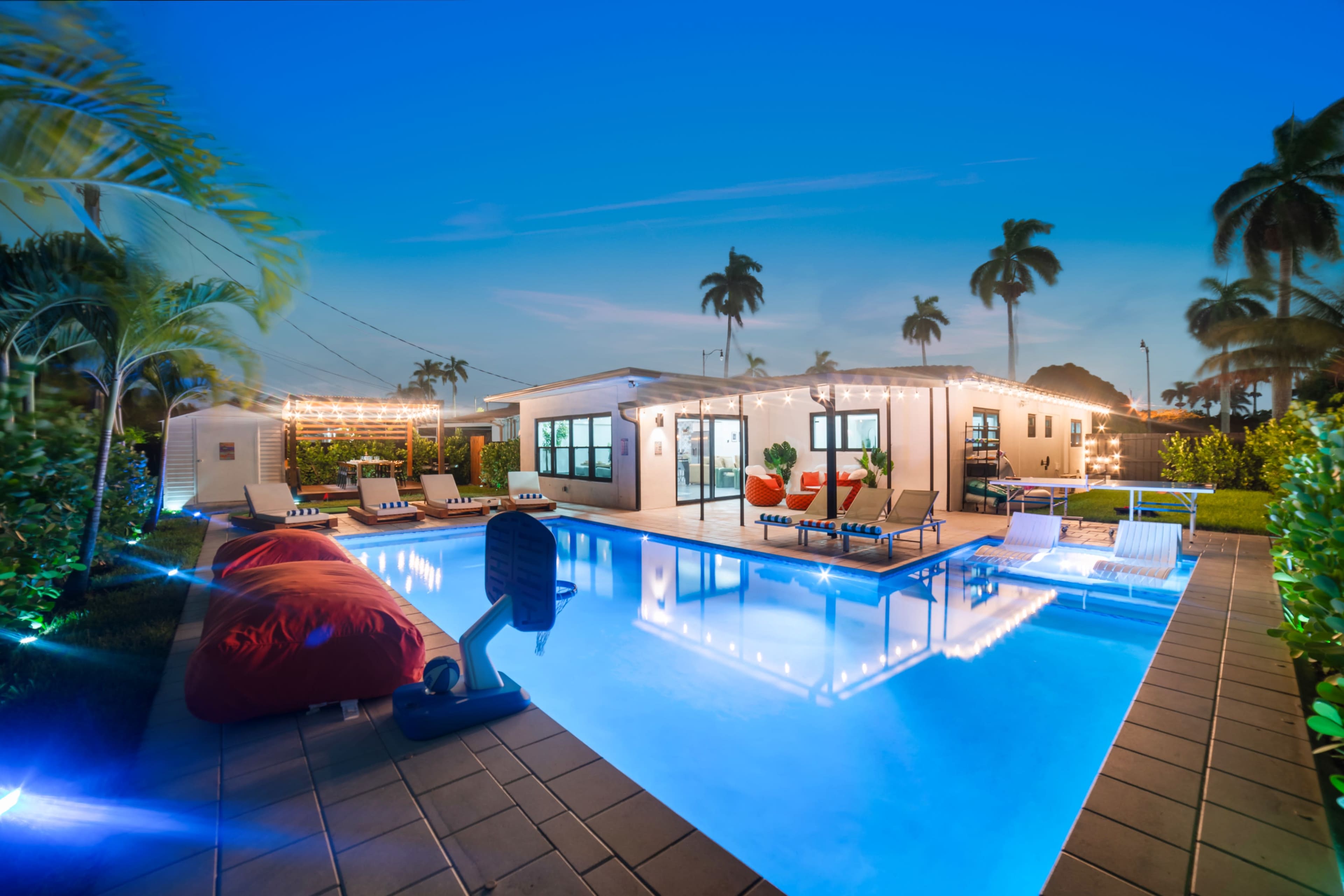 Hollywood Luxury Poolside Paradise · Outdoor Bar · Smart Gym Image in Park East, Hollywood, FL