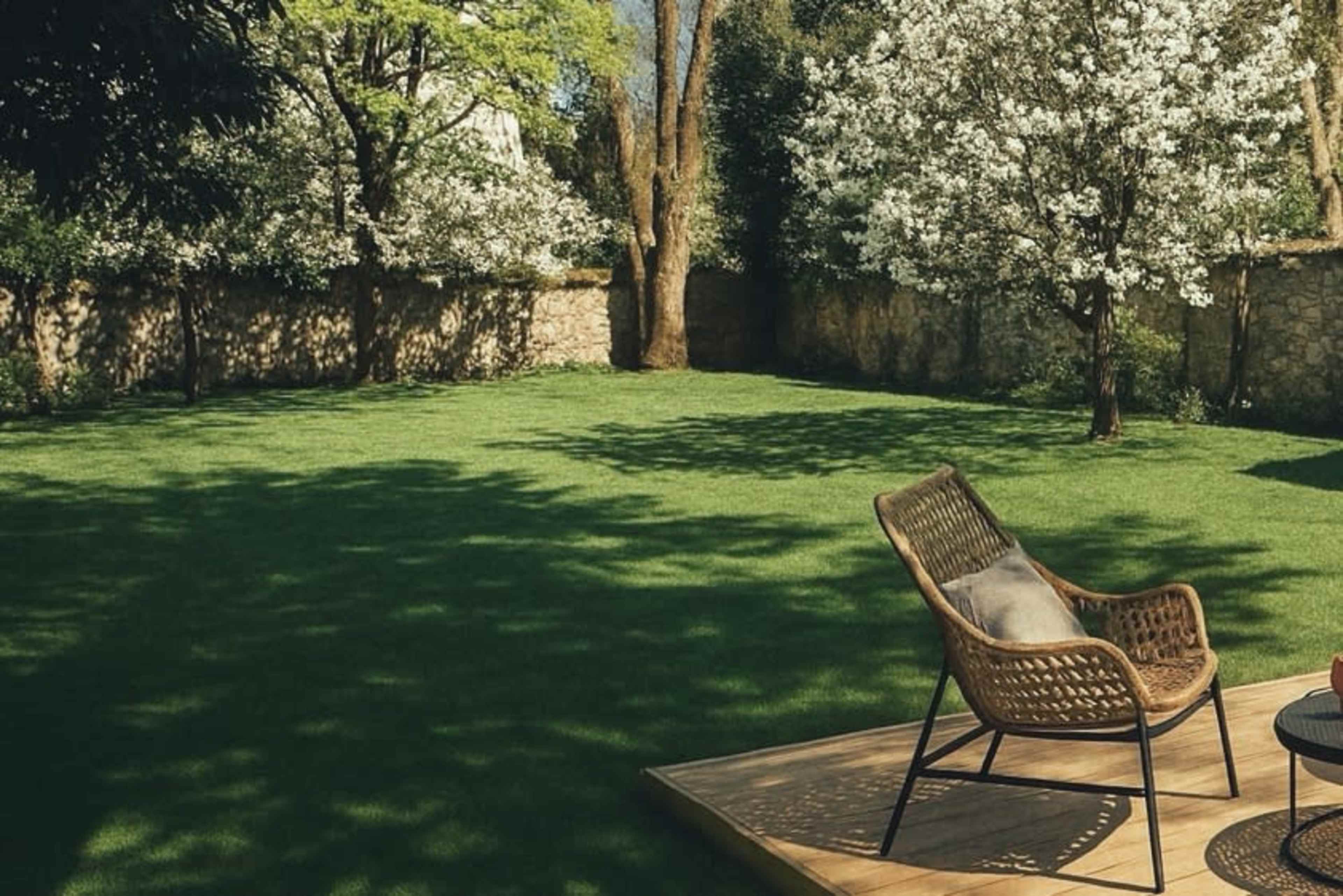 🌿 La Petite Bande – Résidence créative, jardin 800m² & verrière inspirante 🎬🎙️ ✨ Un lieu unique à 20 min de Paris Image dans La Varenne Saint-Hilaire, saint maur des fosses, 