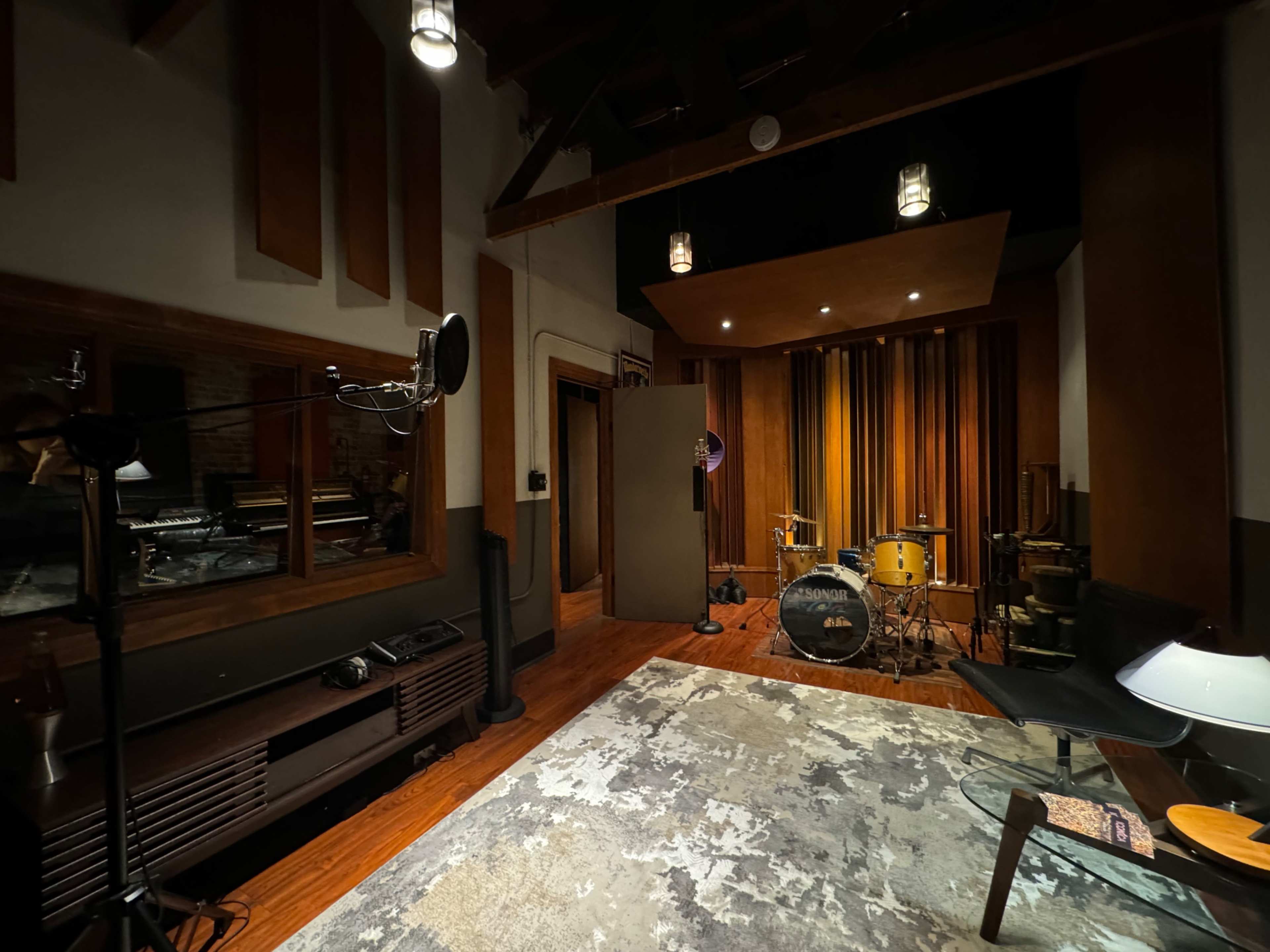 Iconica - Western Recording Studio Image in Hollywood, Los Angeles, CA