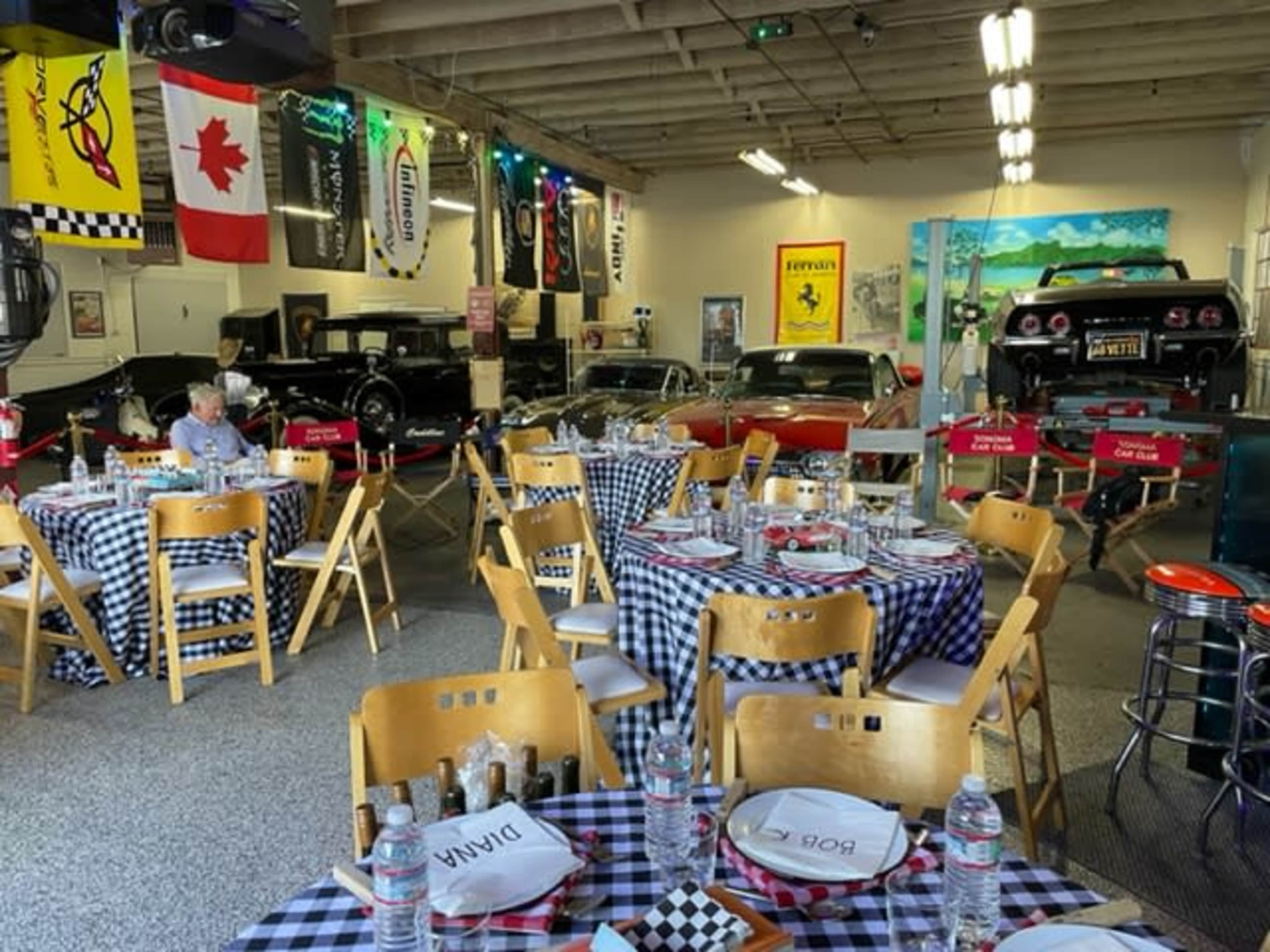 Two blocks from the Sonoma Square, perfect place to host your next birthday party or watch the game with close friends. Image in Sonoma, Sonoma, CA