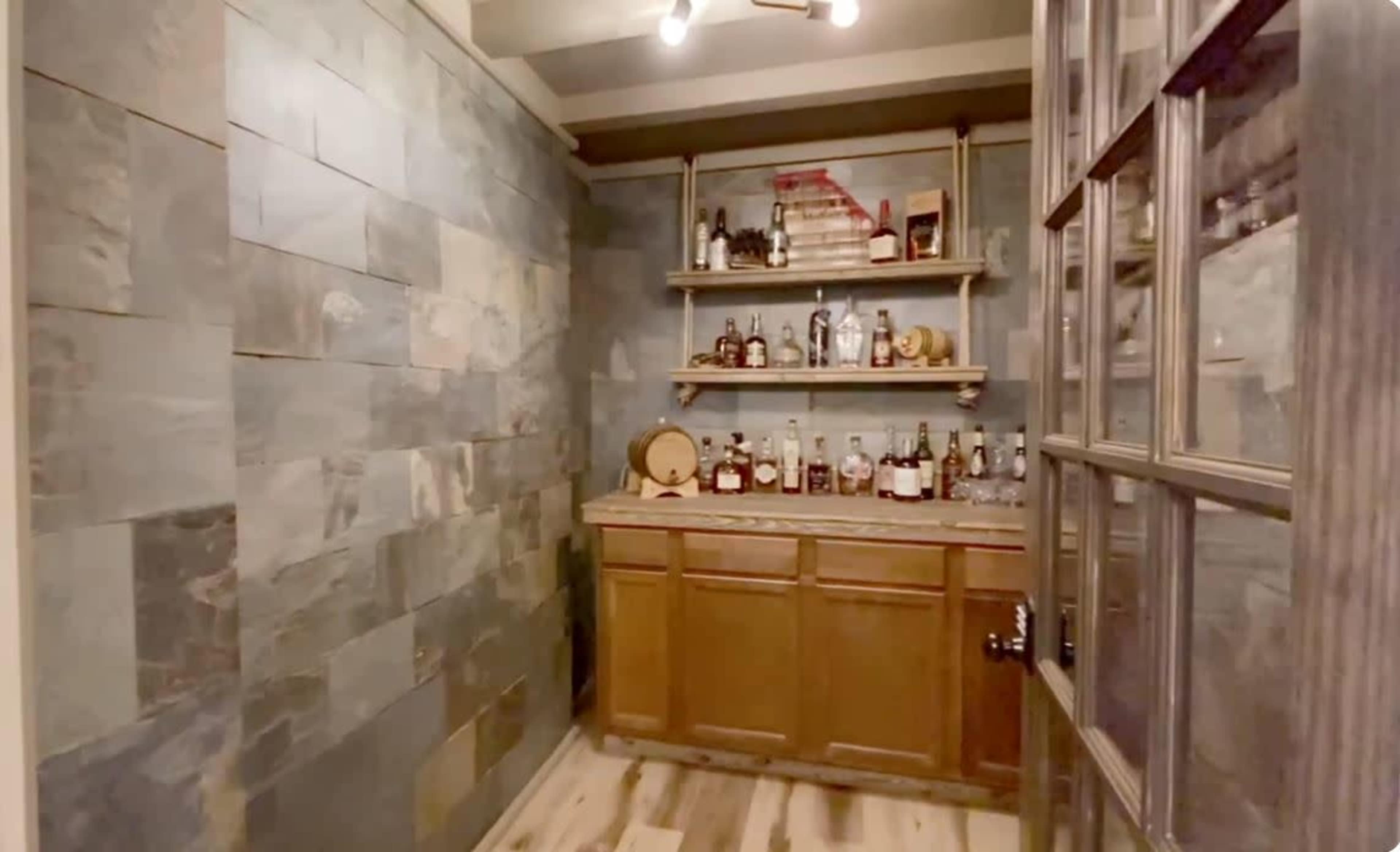 Luxury Home in a Gated Community with Golf Courses and Waterfallls Image in , Acworth, GA