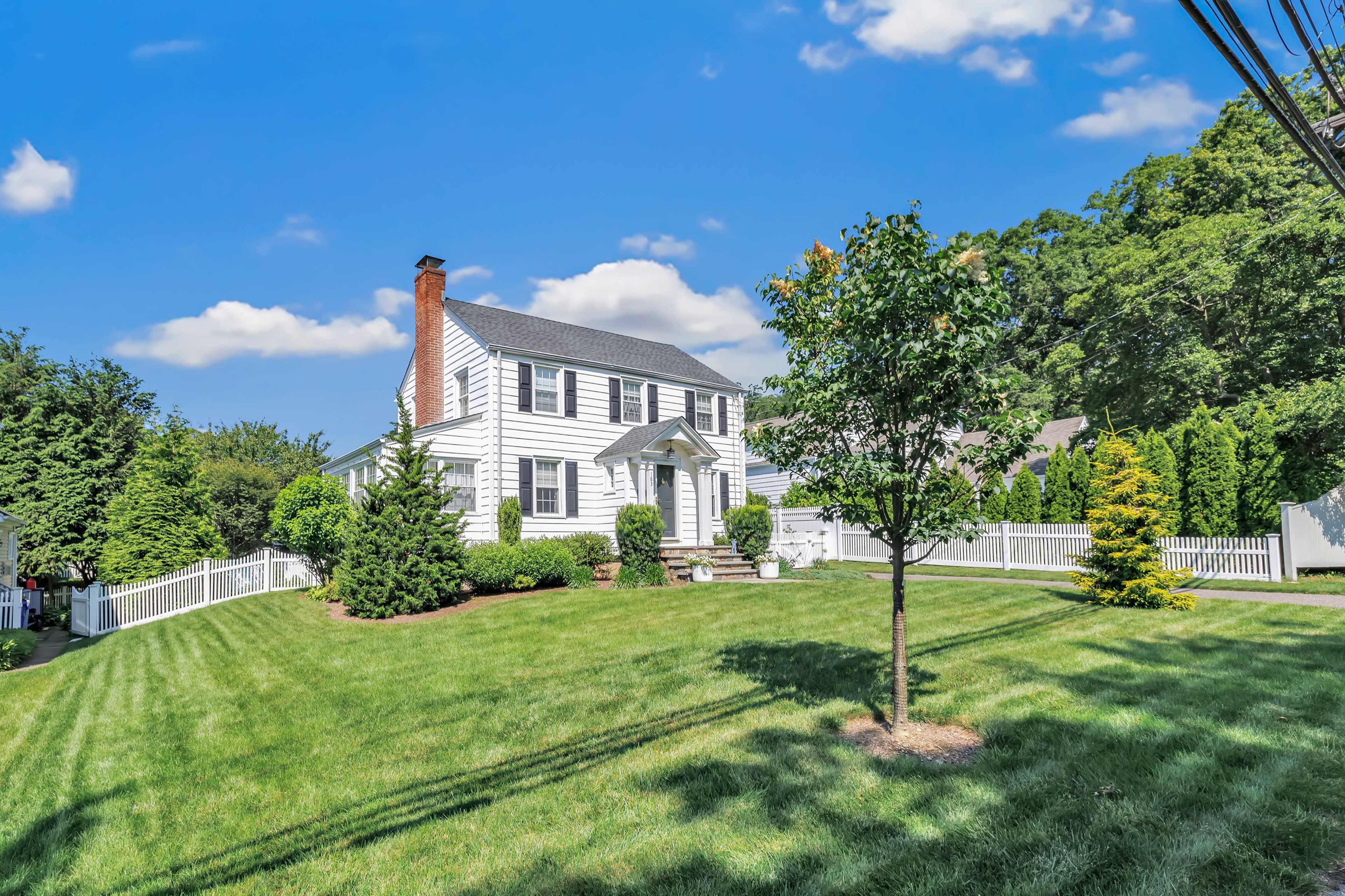 Modern Designer Home w/ Natural Light — Perfect for Shoots & Content and Hosting Image in Fairfield, Fairfield, CT