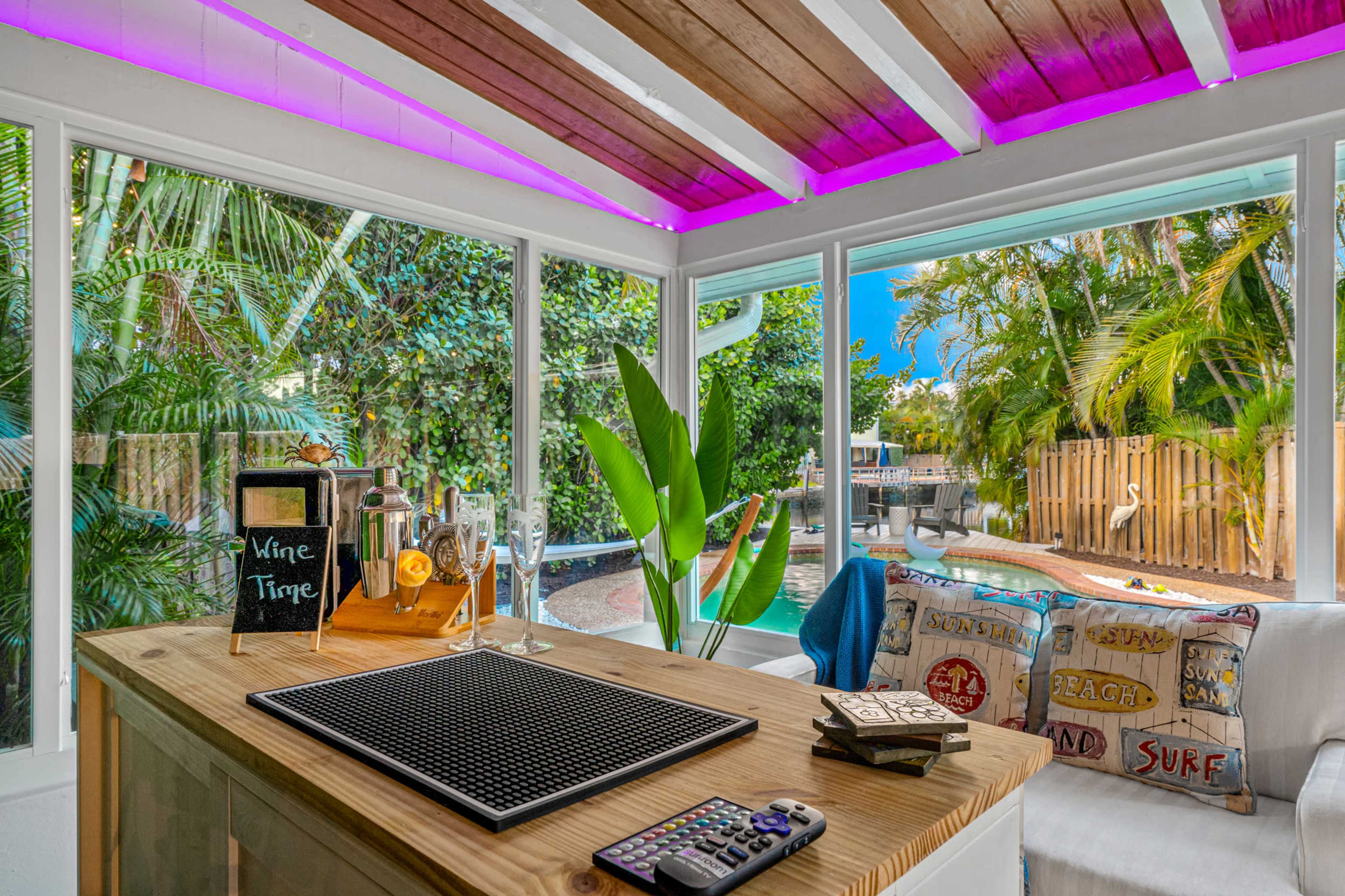 Vibrant Outdoor Retreat with Pool | Ideal for Shoots & Gatherings Image in Wilton Manors, Wilton Manors, FL