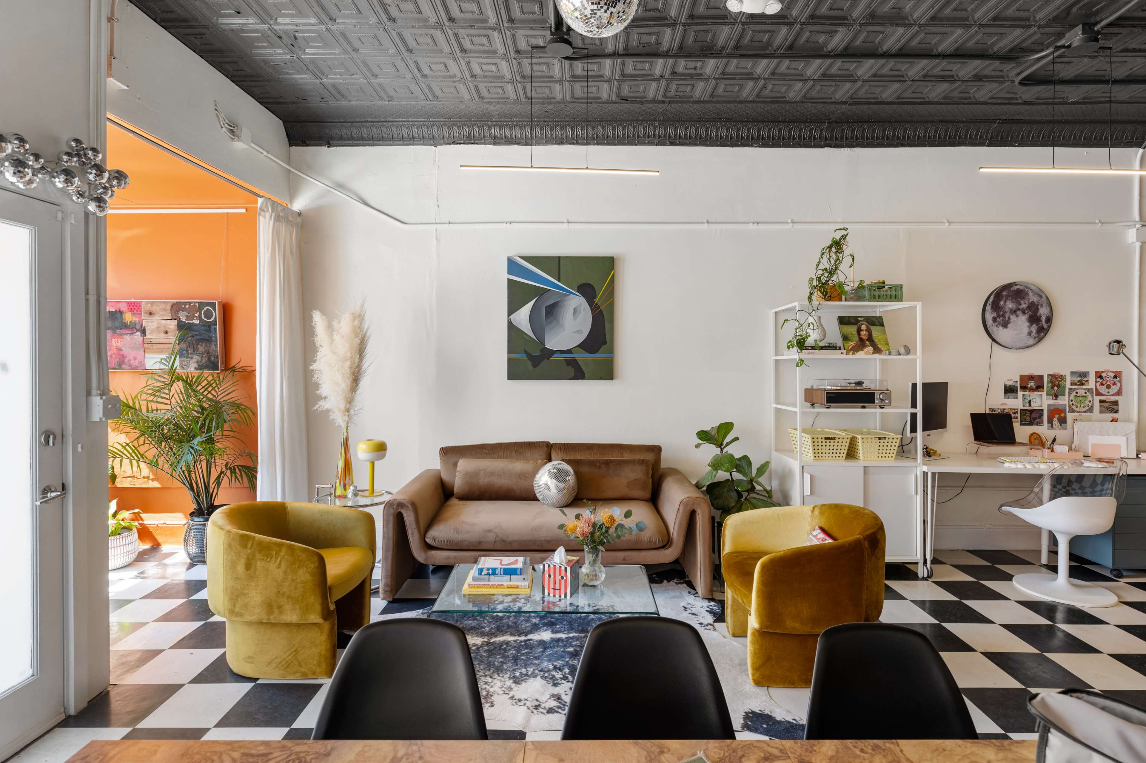 Downtown Studio with Vintage Vibes Image in Brookland Park, Richmond, VA