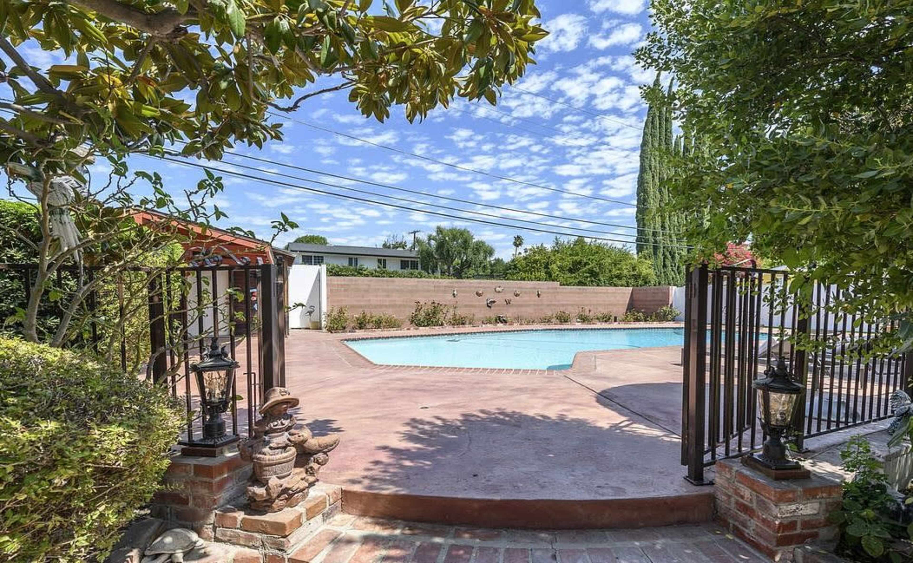 Spacious Hidden Hills-Adjacent Home: Pool, Lush Grounds & Production-Ready Spaces Image in Woodland Hills, Woodland Hills, CA