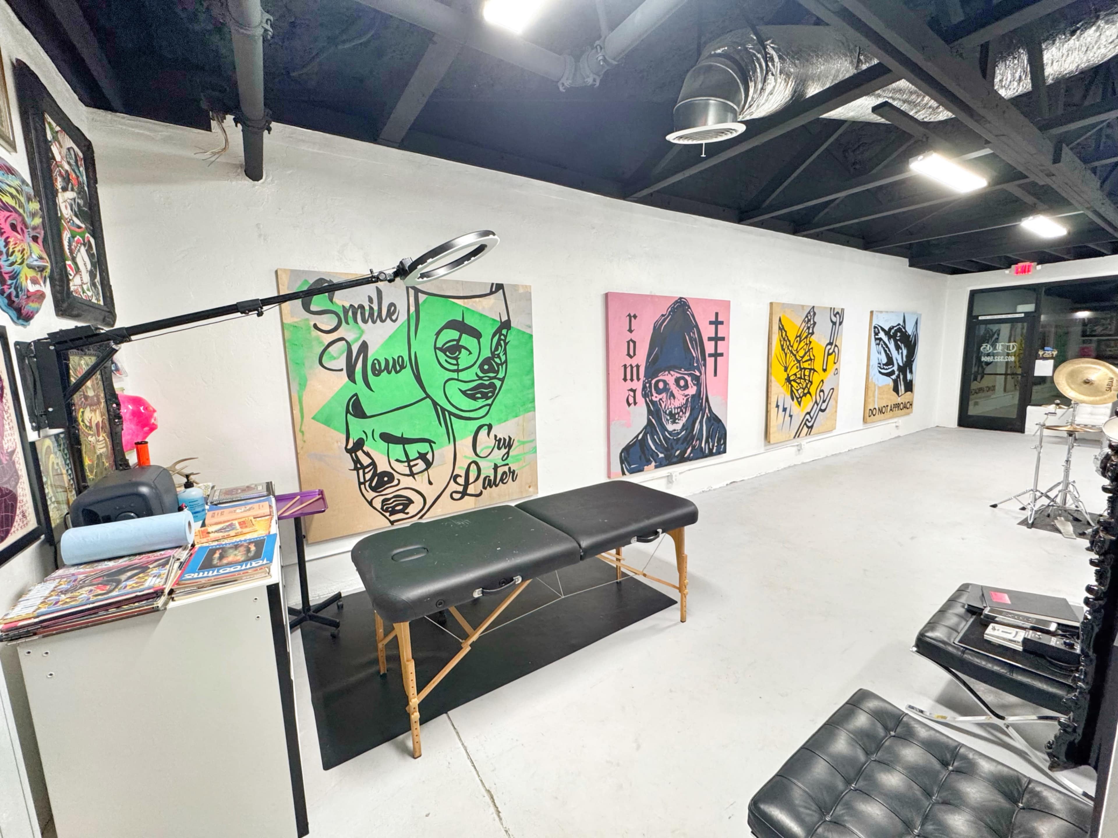 MODERN OPEN SPACE ART GALLERY CENTRALLY LOCATED Image in Encanto Village, Phoenix, AZ