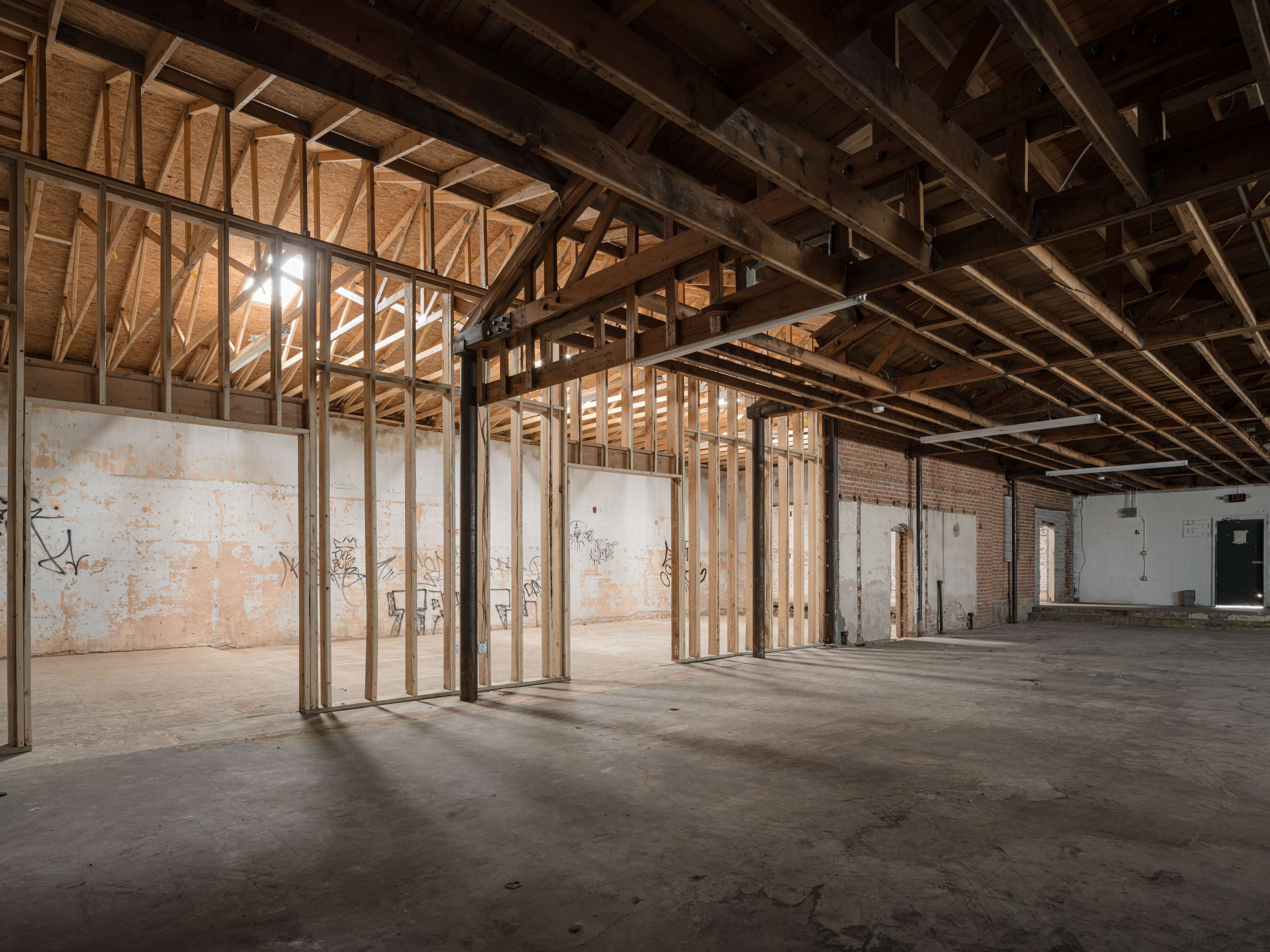 Open warehouse minutes from Downtown Phoenix Image in Central City, Phoenix 16th Street and Van Buren, AZ