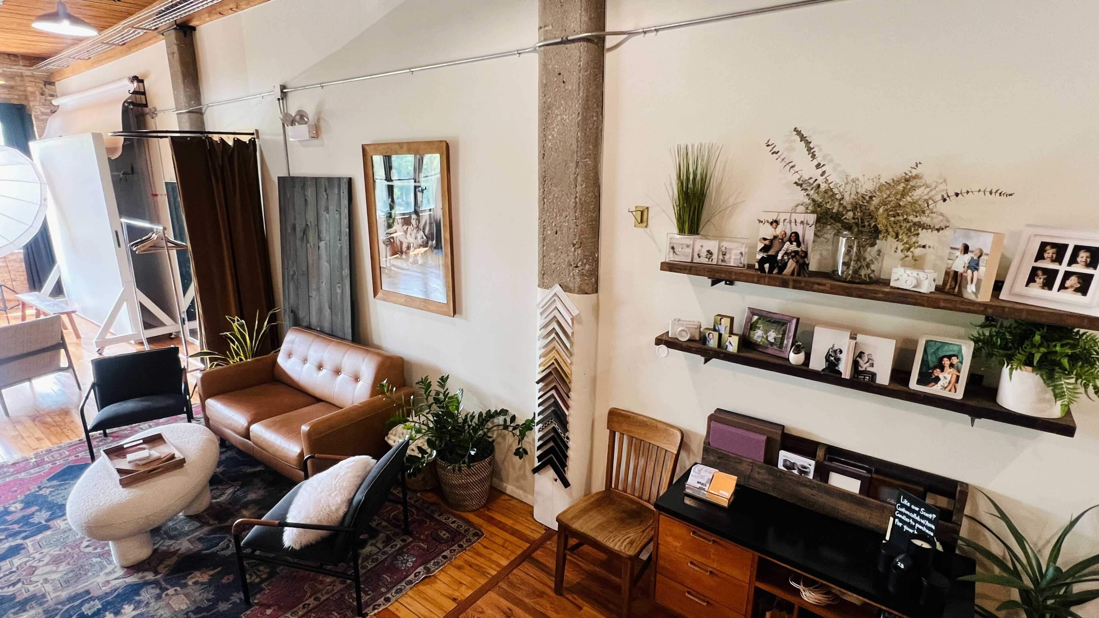 Loft-style photo studio with a stunning wall of windows Image in Lake View, CHICAGO, IL