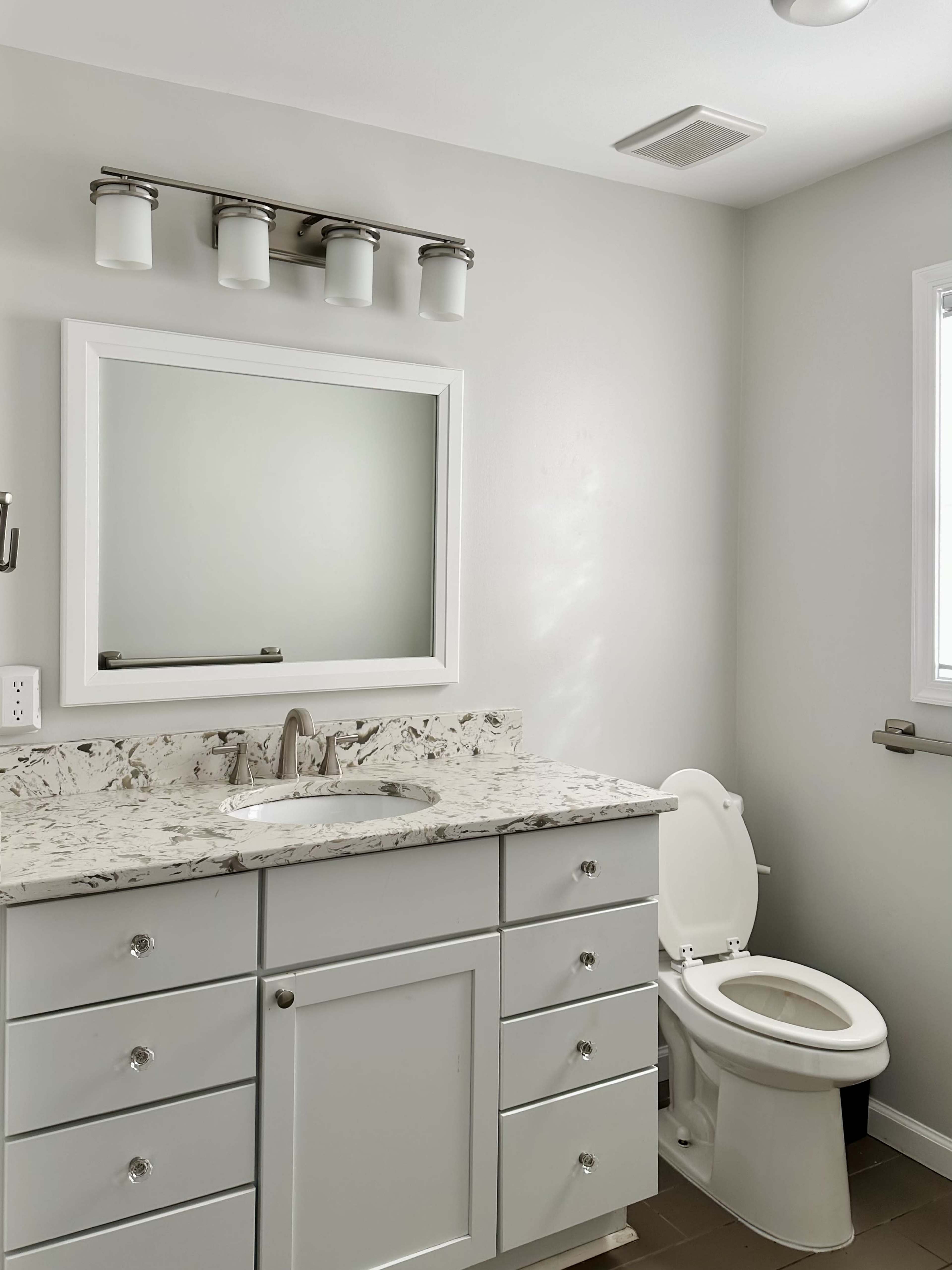 Charming Bungalow - High Ceilings Image in Barcroft, Arlington, VA