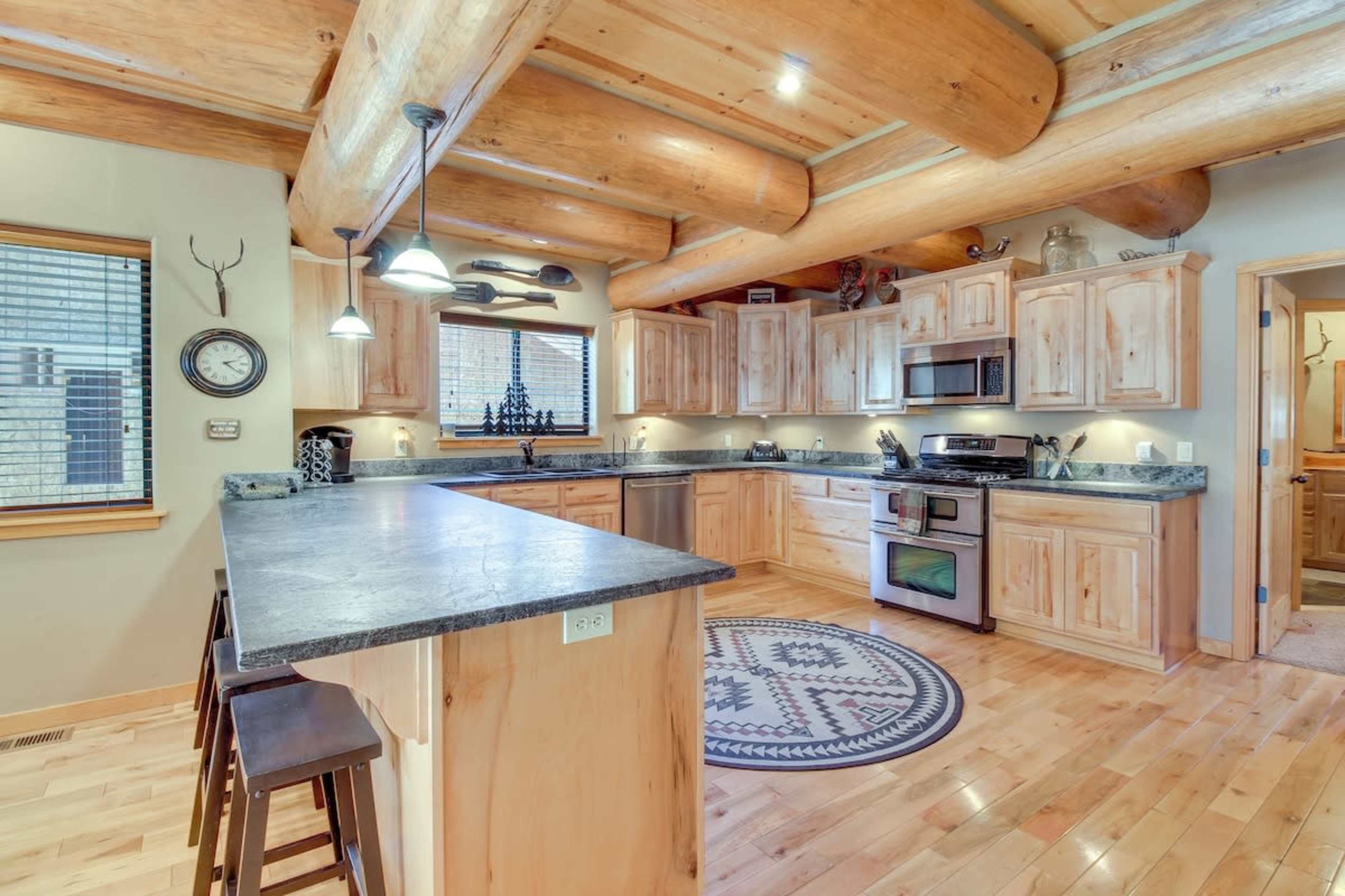 Rustic Cozy Cabin Image in Show Low, Show Low, AZ
