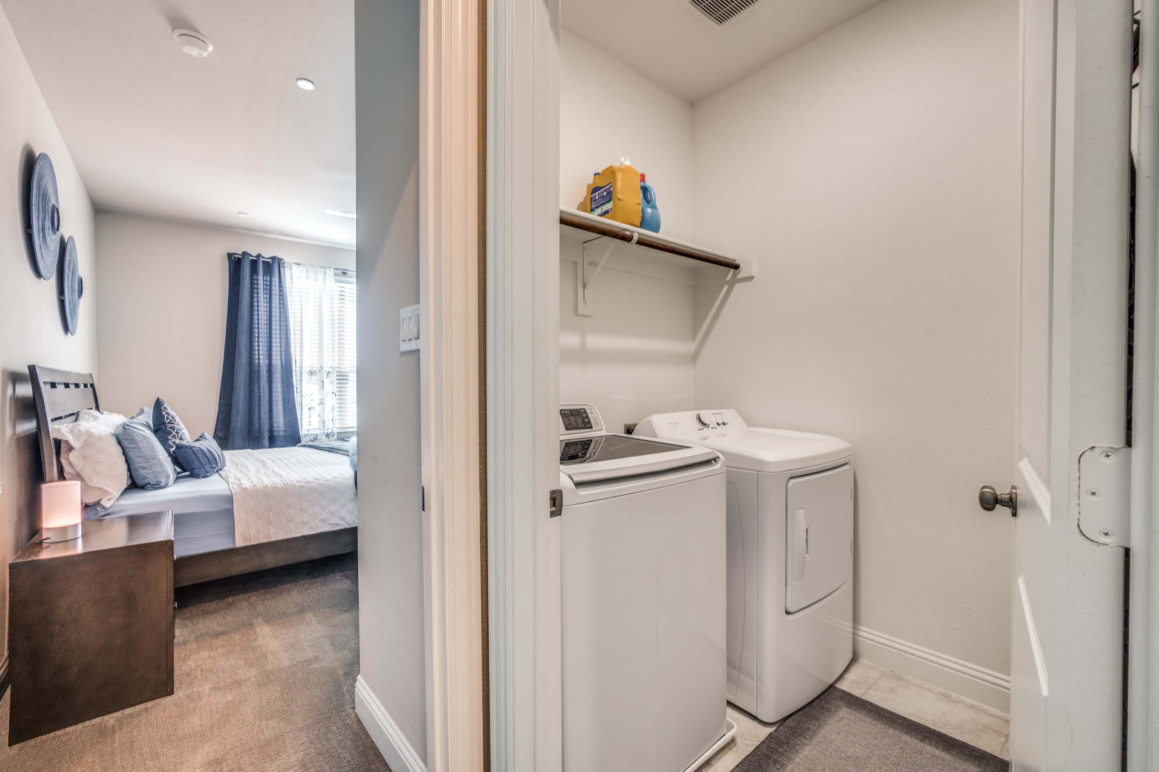 Modern Suburban Retreat with Chic Style and Natural Light Image in Lewisville, The Colony, TX