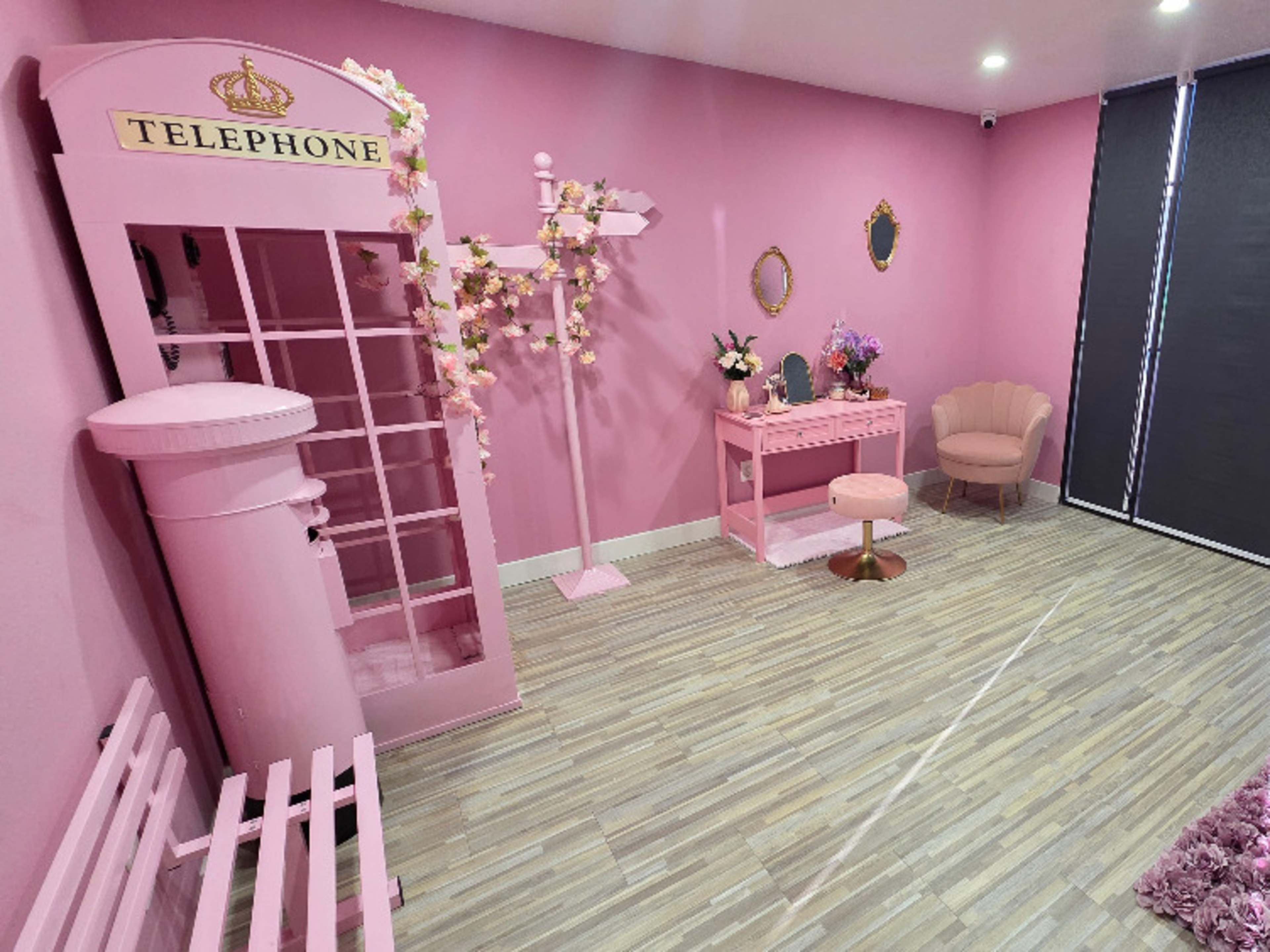 Pink themed room