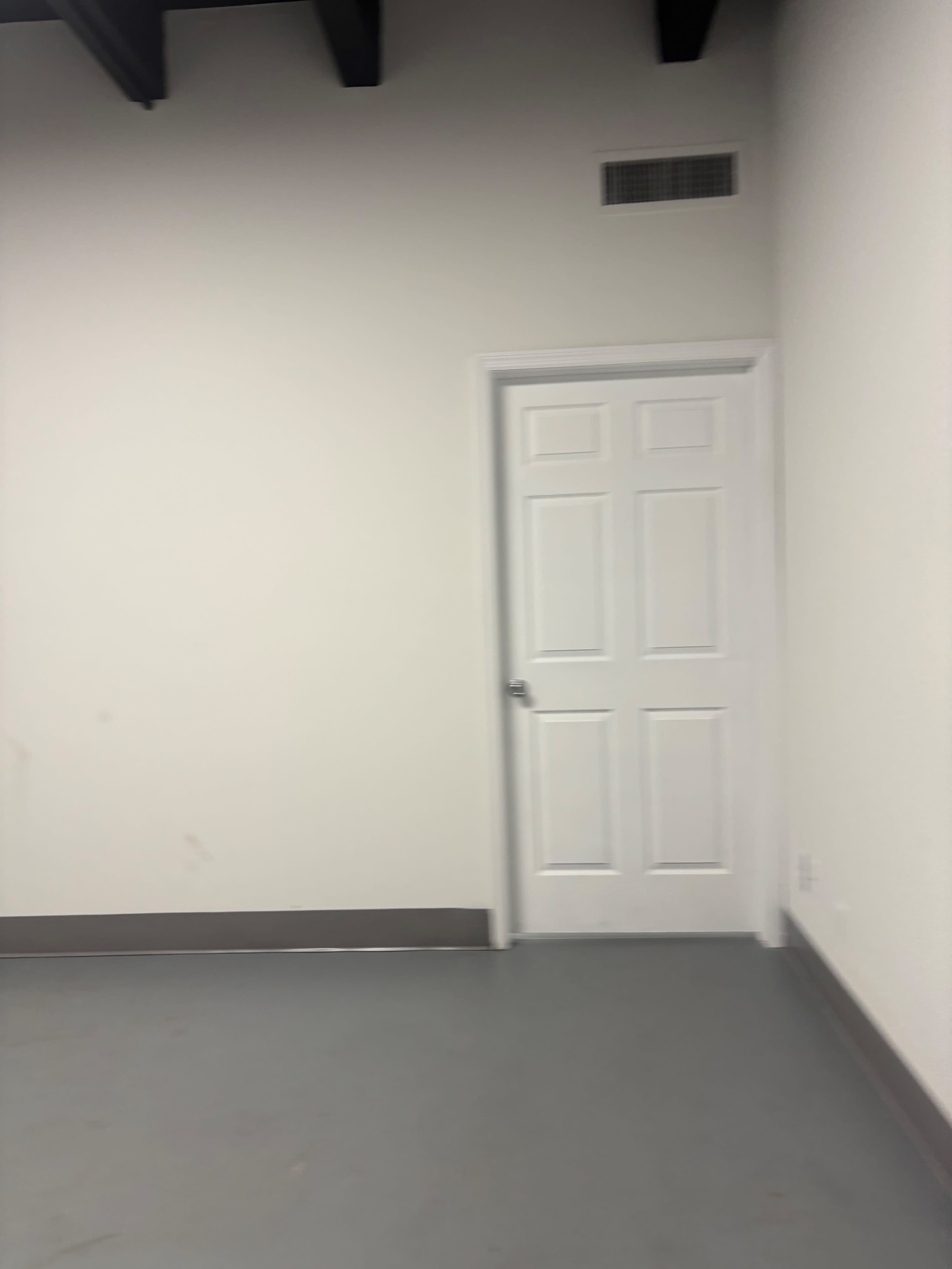 Marina, Beach, Downtown Boynton Beach, can be used for many events, photo shoots with 5 back drops, sip and paint and alike events, popups, dance classes, one on coaching, endless apportunities, wide open space with dressing room and bathroom Image in Boynton Beach, Boynton Beach, FL