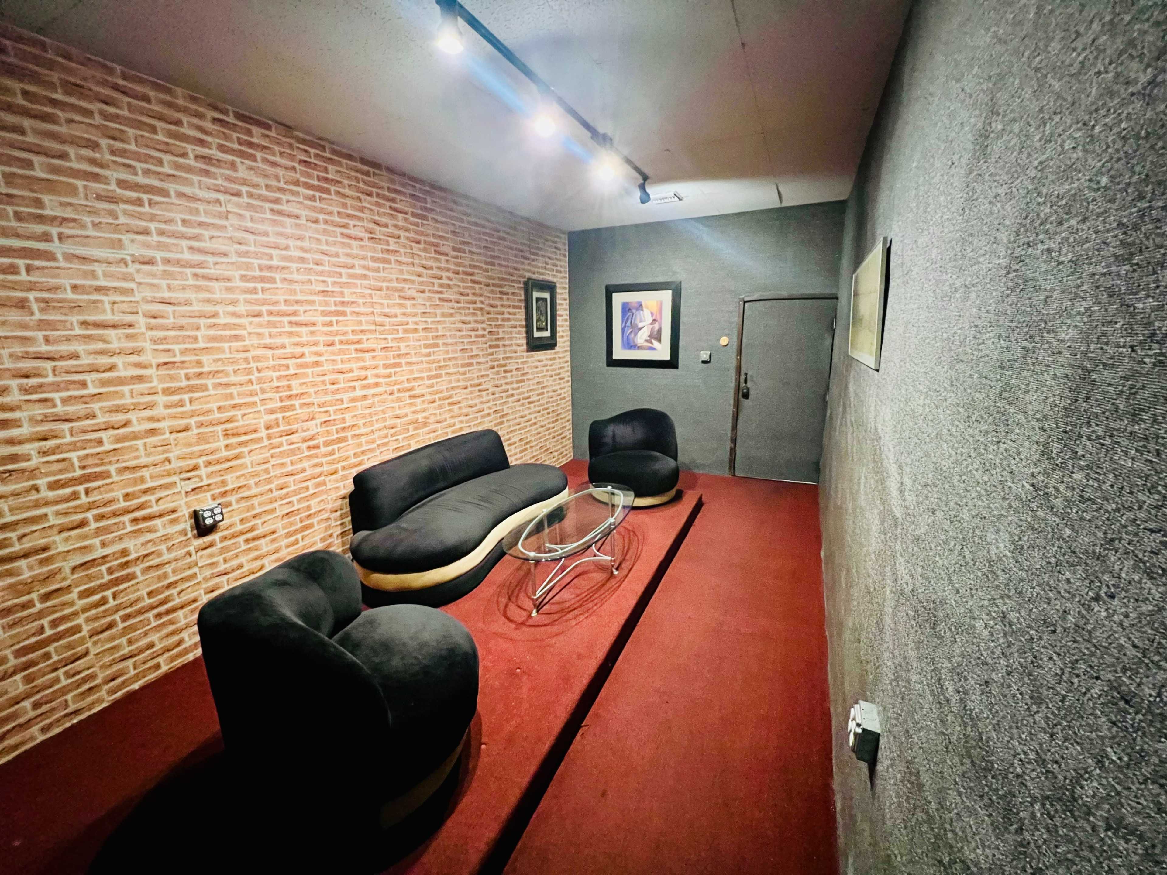 1,000 sq. ft. Space for Rehearsals, Video Shoots, Live Streams, and Photography Image in Northeast Los Angeles, Los Angeles, CA